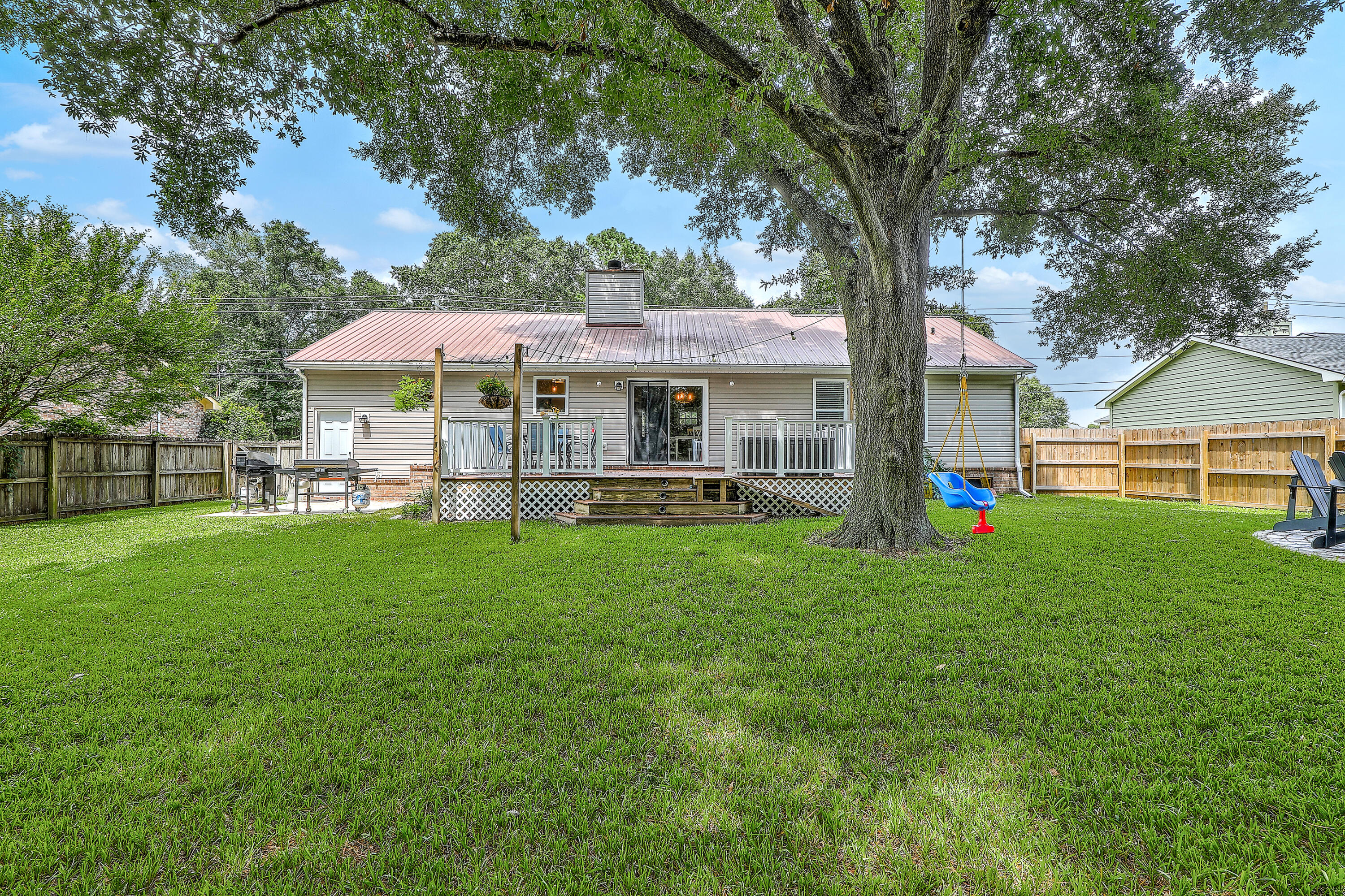Charleston, South Carolina, 29412, United States, 3 Bedrooms Bedrooms, ,2 BathroomsBathrooms,Residential,For Sale,1980992