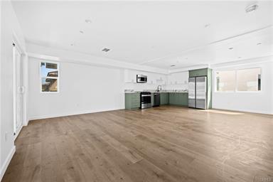 Van Nuys, California, 91405, United States, 11 Bedrooms Bedrooms, ,Residential,For Sale,1763615