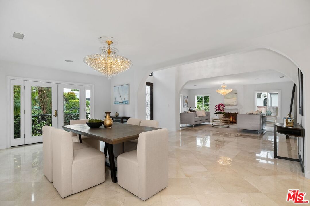 Los Angeles, California, 90048, United States, 4 Bedrooms Bedrooms, ,4 BathroomsBathrooms,Residential,For Sale,1912253