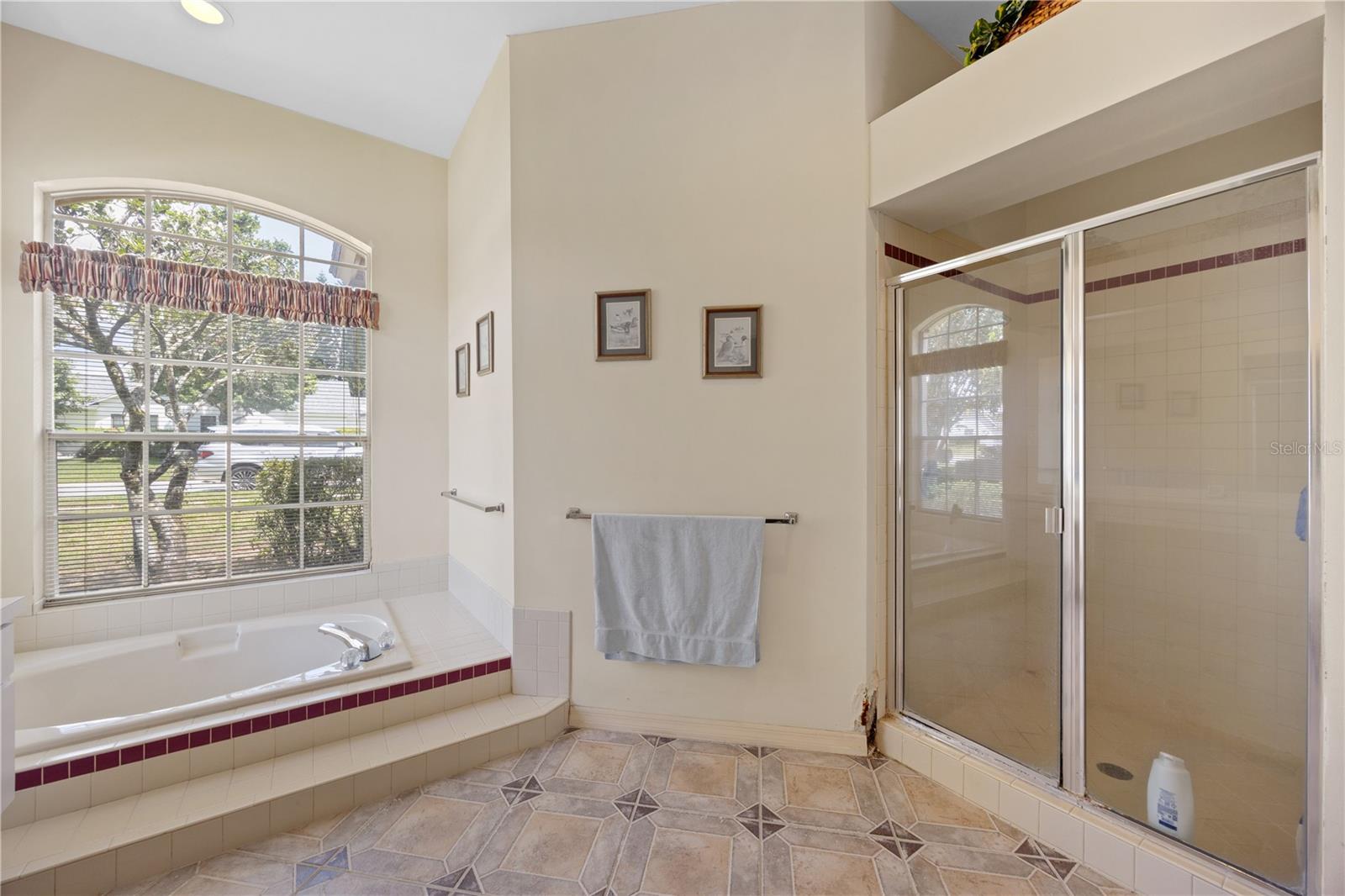 Oviedo, Florida, 32765, United States, 3 Bedrooms Bedrooms, ,3 BathroomsBathrooms,Residential,For Sale,1980040