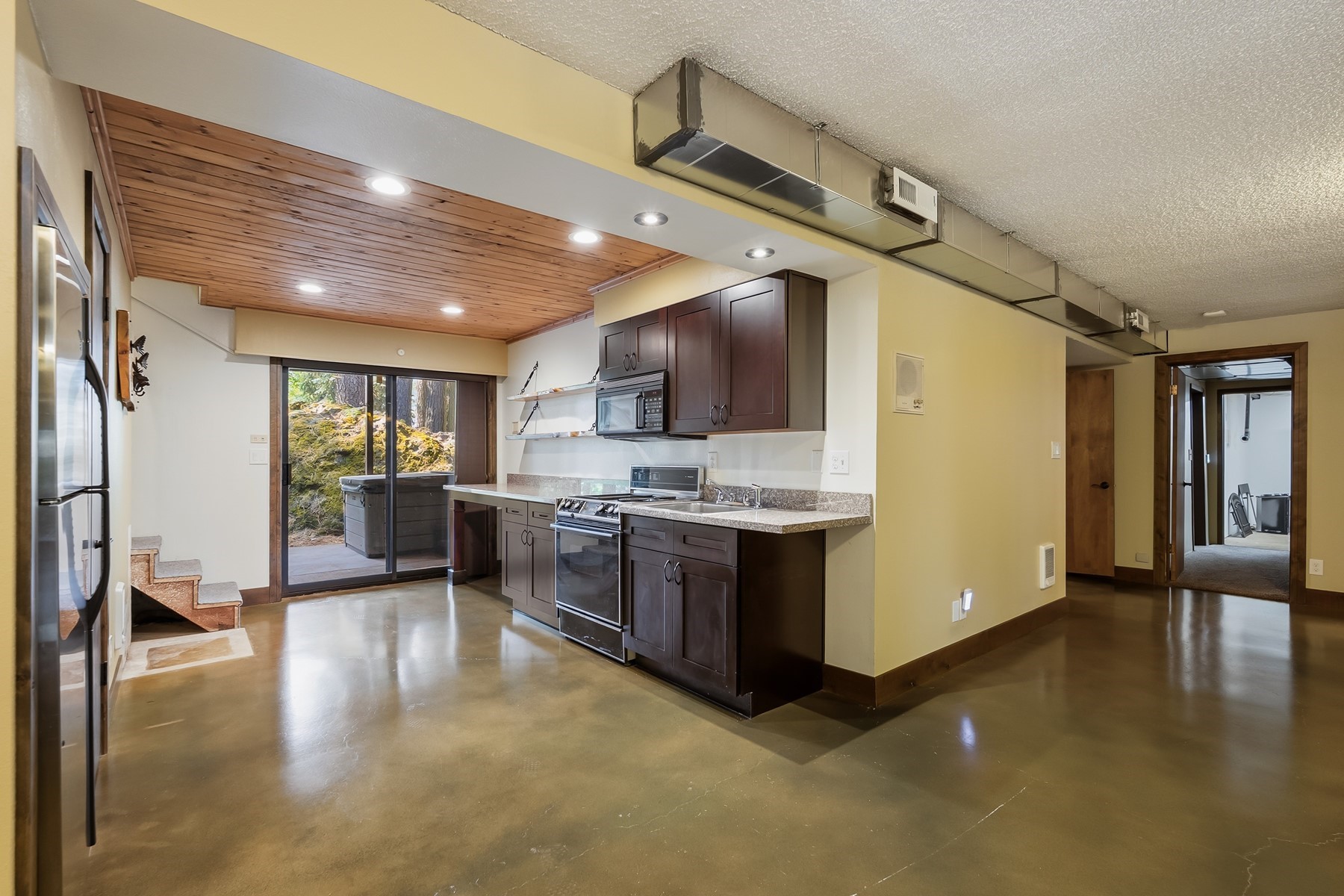  1023 N Crestline Dr - 物件實景
