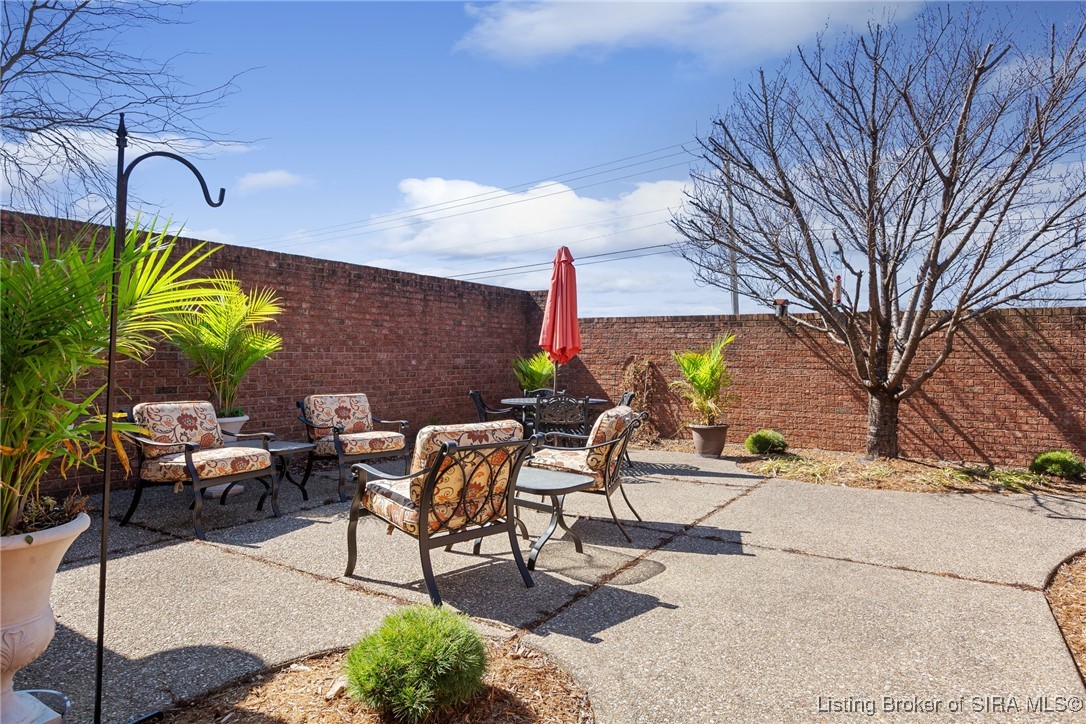 Jeffersonville, Indiana, 47130, United States, 3 Bedrooms Bedrooms, ,2 BathroomsBathrooms,Residential,For Sale,1752485