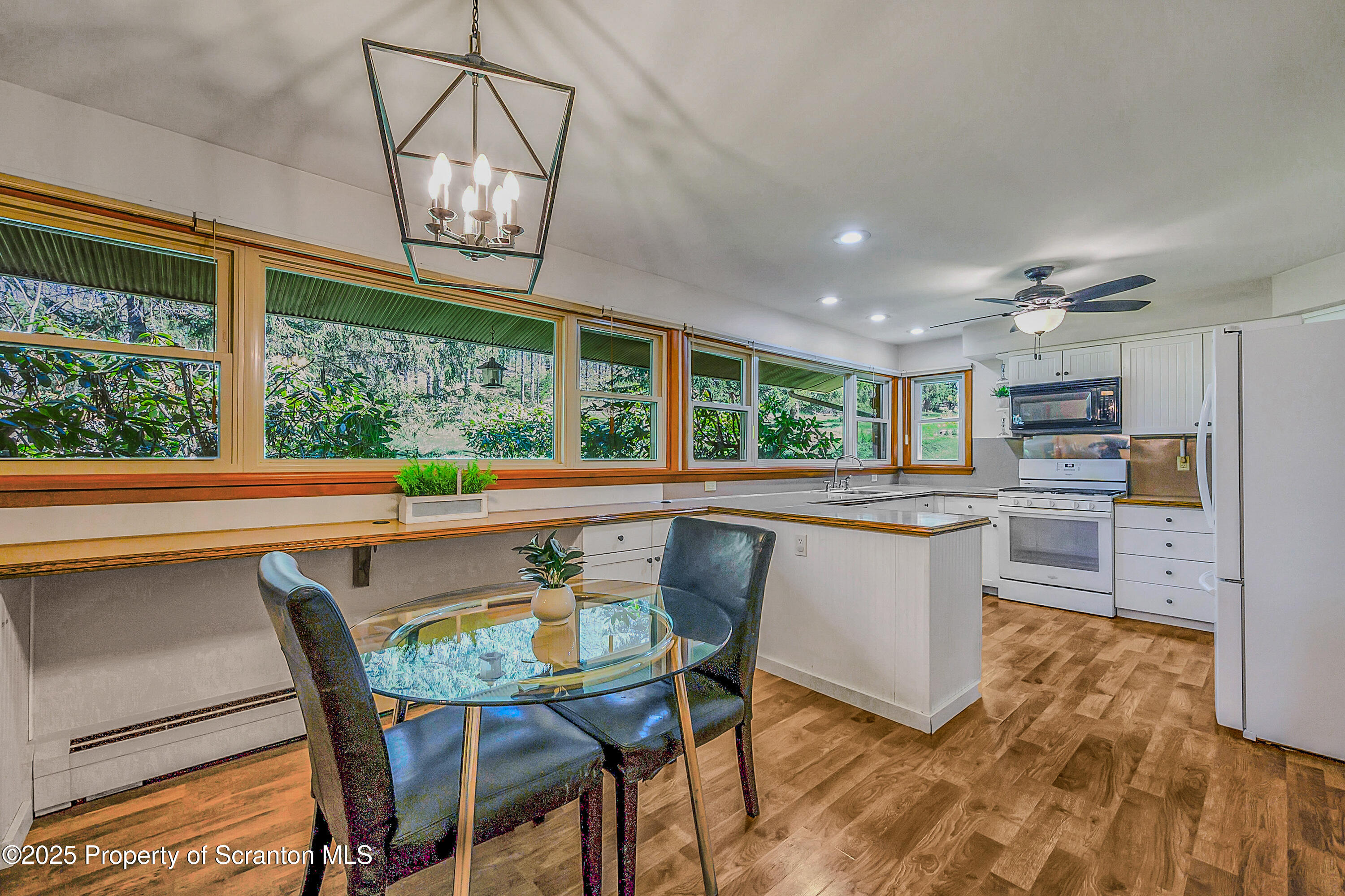 Clarks Summit, Pennsylvania, 18411, United States, 5 Bedrooms Bedrooms, ,4 BathroomsBathrooms,Residential,For Sale,1971485