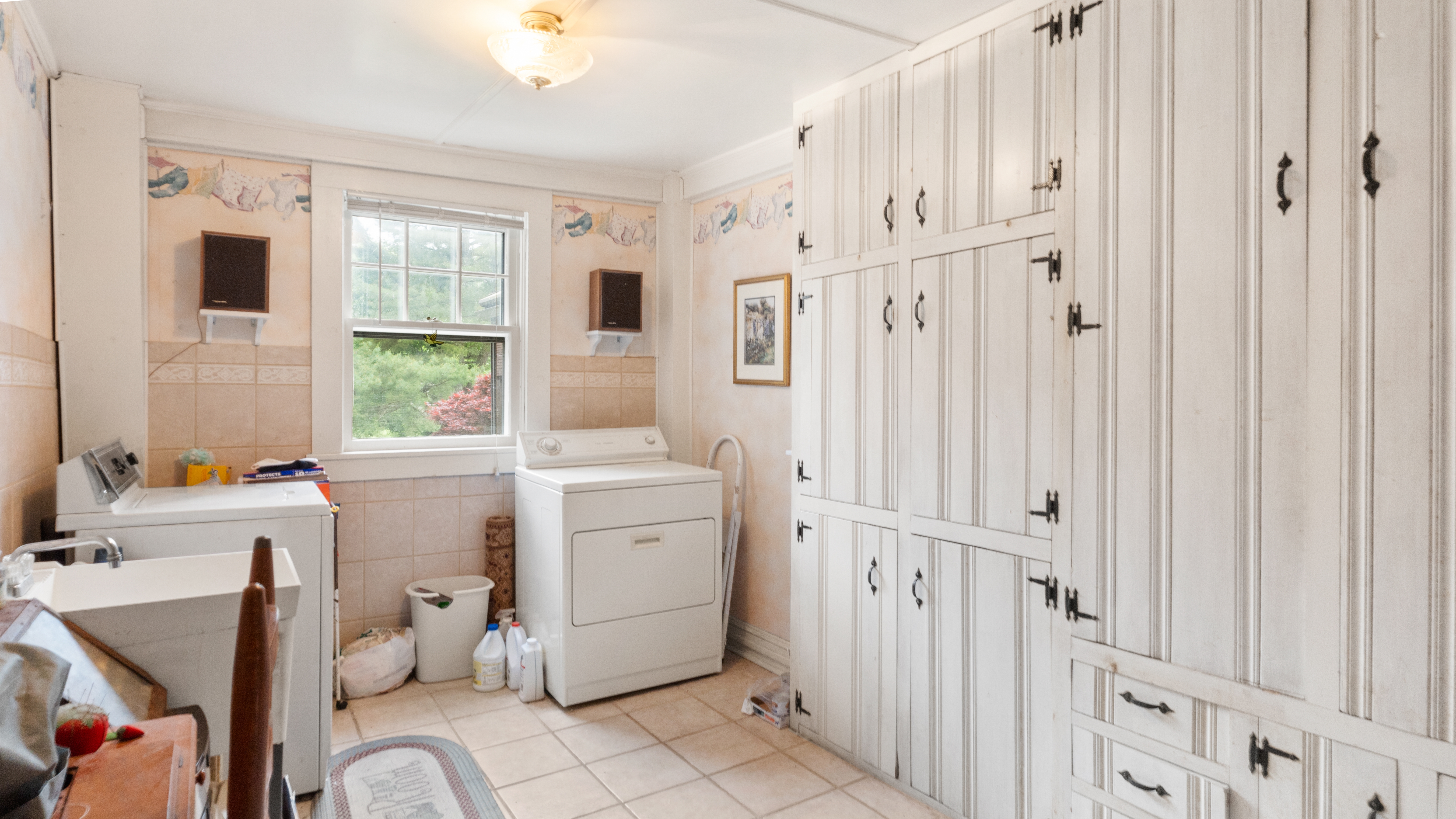  13-Acre Historic Estate with Modern Upgrades + Barn & Studio - 物件實景