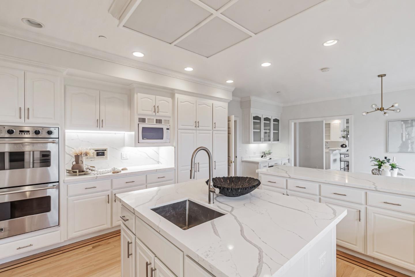San Carlos, California, 94070, United States, 5 Bedrooms Bedrooms, ,5 BathroomsBathrooms,Residential,For Sale,1700172
