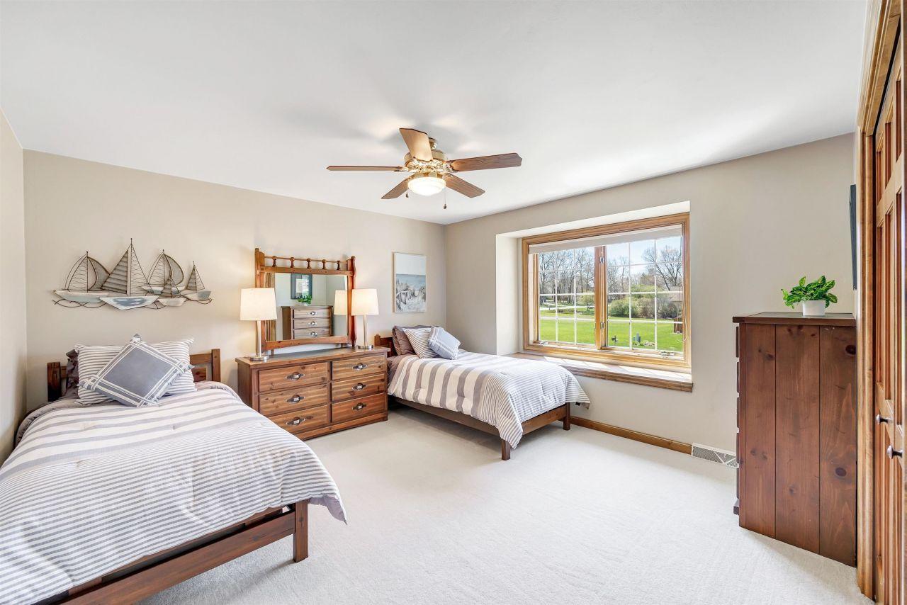 GREEN BAY, Wisconsin, 54313, United States, 4 Bedrooms Bedrooms, ,3 BathroomsBathrooms,Residential,For Sale,1818283