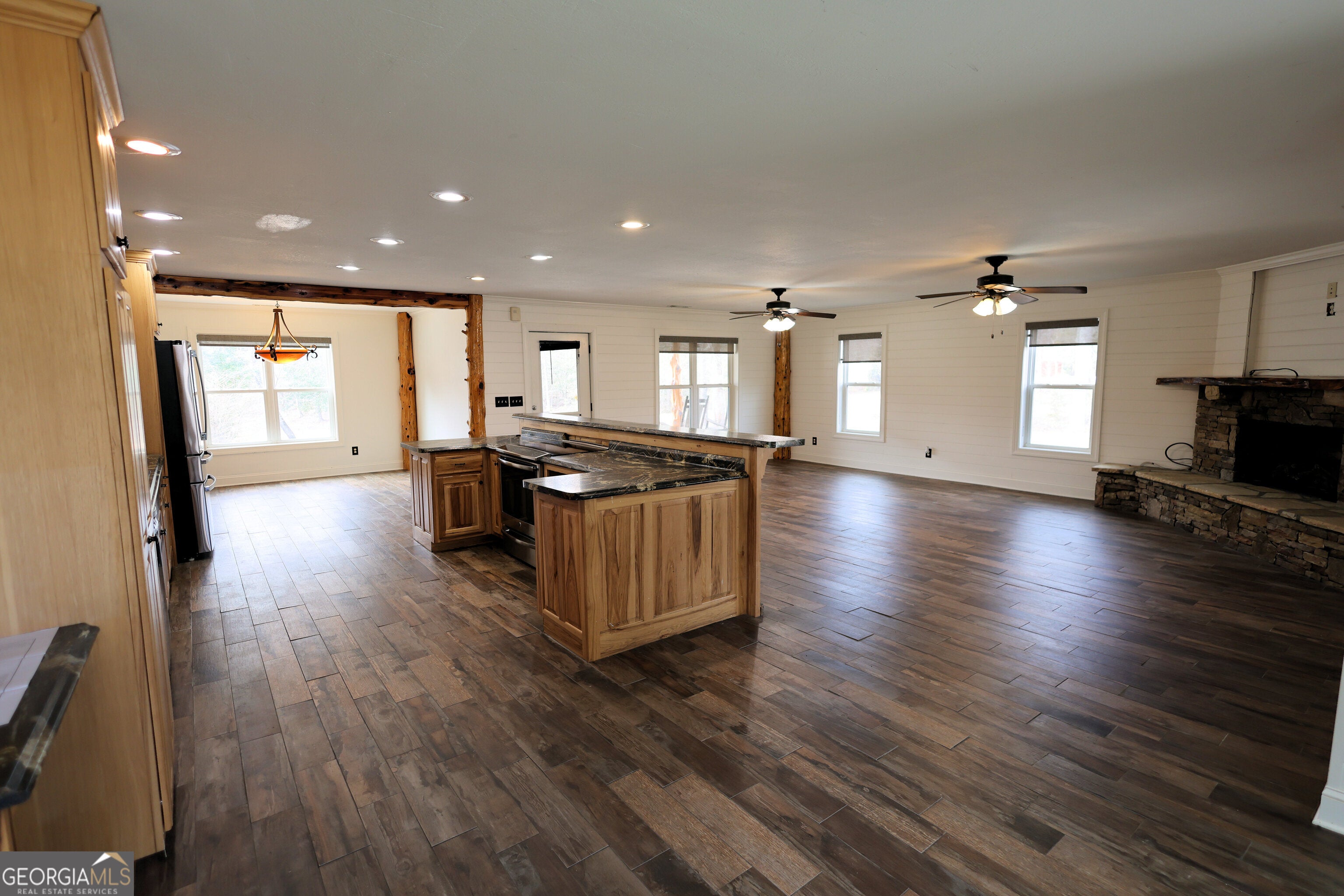 Tiger, Georgia, 30576, United States, 4 Bedrooms Bedrooms, ,3 BathroomsBathrooms,Residential,For Sale,1859073