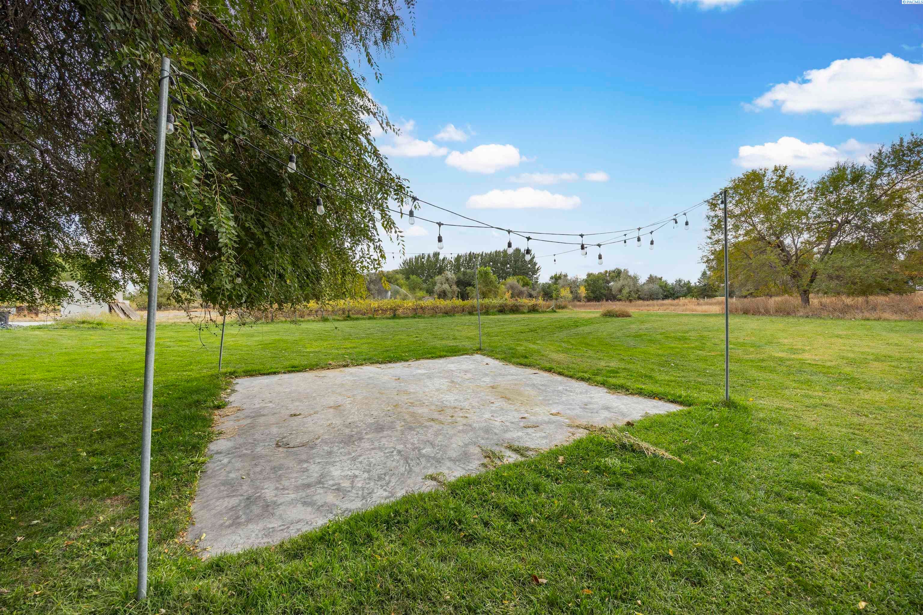 Richland, Washington, 99354, United States, 3 Bedrooms Bedrooms, ,2 BathroomsBathrooms,Residential,For Sale,1978459