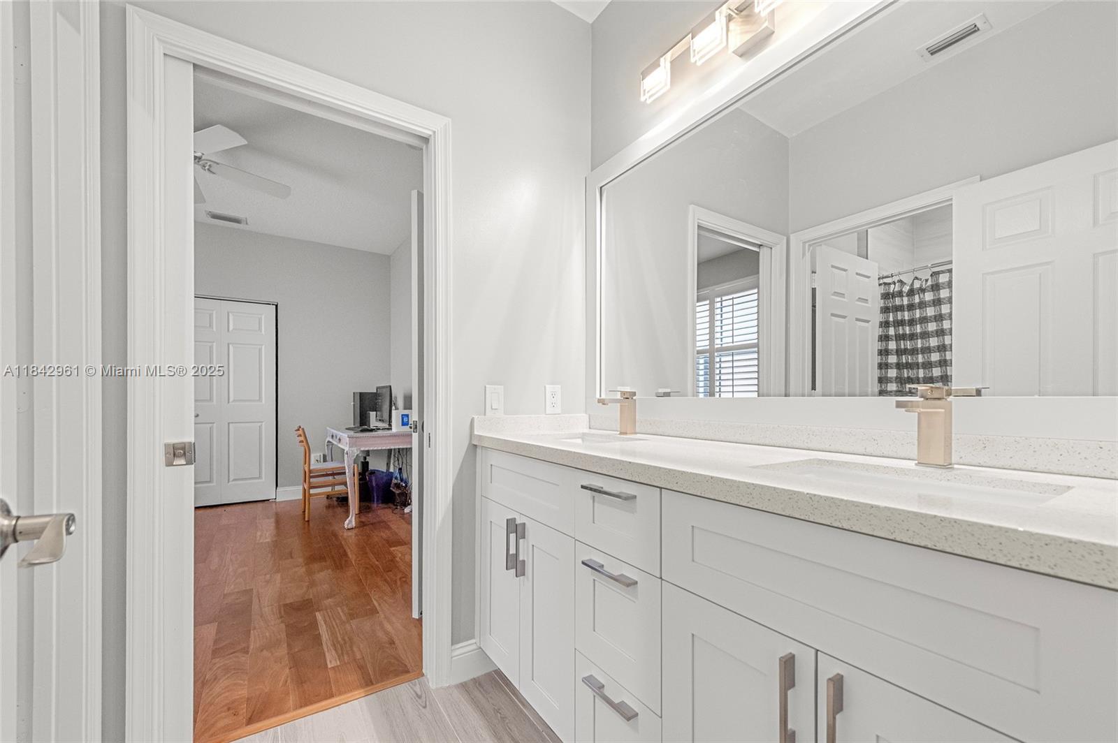 Weston, Florida, 33327, United States, 4 Bedrooms Bedrooms, ,4 BathroomsBathrooms,Residential,For Sale,1900918
