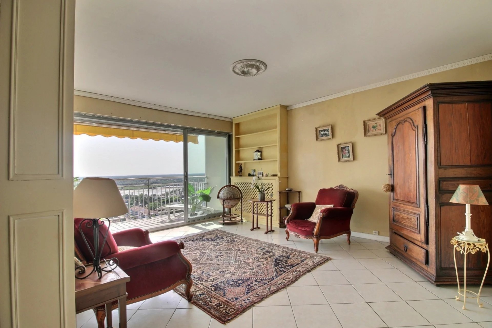 Arcachon, New Aquitaine, 33120, FR, 3 Bedrooms Bedrooms, ,2 BathroomsBathrooms,Residential,For Sale,1995781