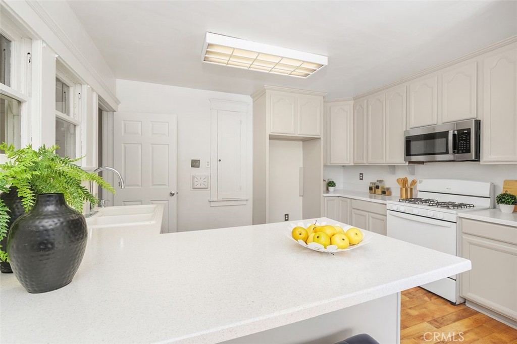Riverside, California, 92506, United States, ,Residential,For Sale,1926260
