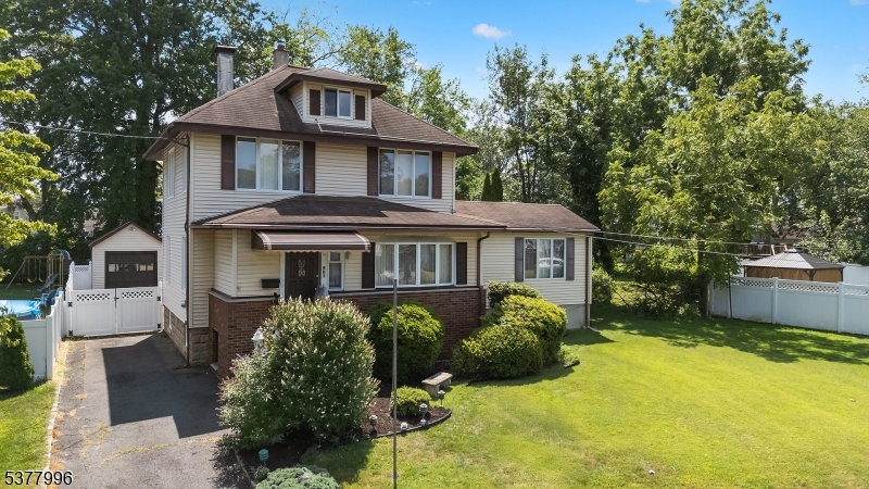 Garwood Boro, New Jersey, 07027, United States, 4 Bedrooms Bedrooms, ,2 BathroomsBathrooms,Residential,For Sale,1918141