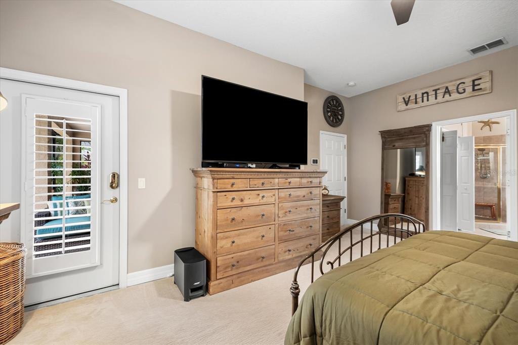 Bradenton, Florida, 34212, United States, 2 Bedrooms Bedrooms, ,2 BathroomsBathrooms,Residential,For Sale,1916954