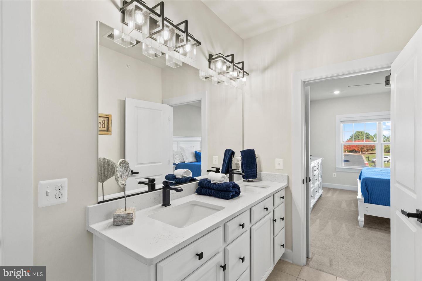 Berlin, Maryland, 21811, United States, 5 Bedrooms Bedrooms, ,4 BathroomsBathrooms,Residential,For Sale,1989737