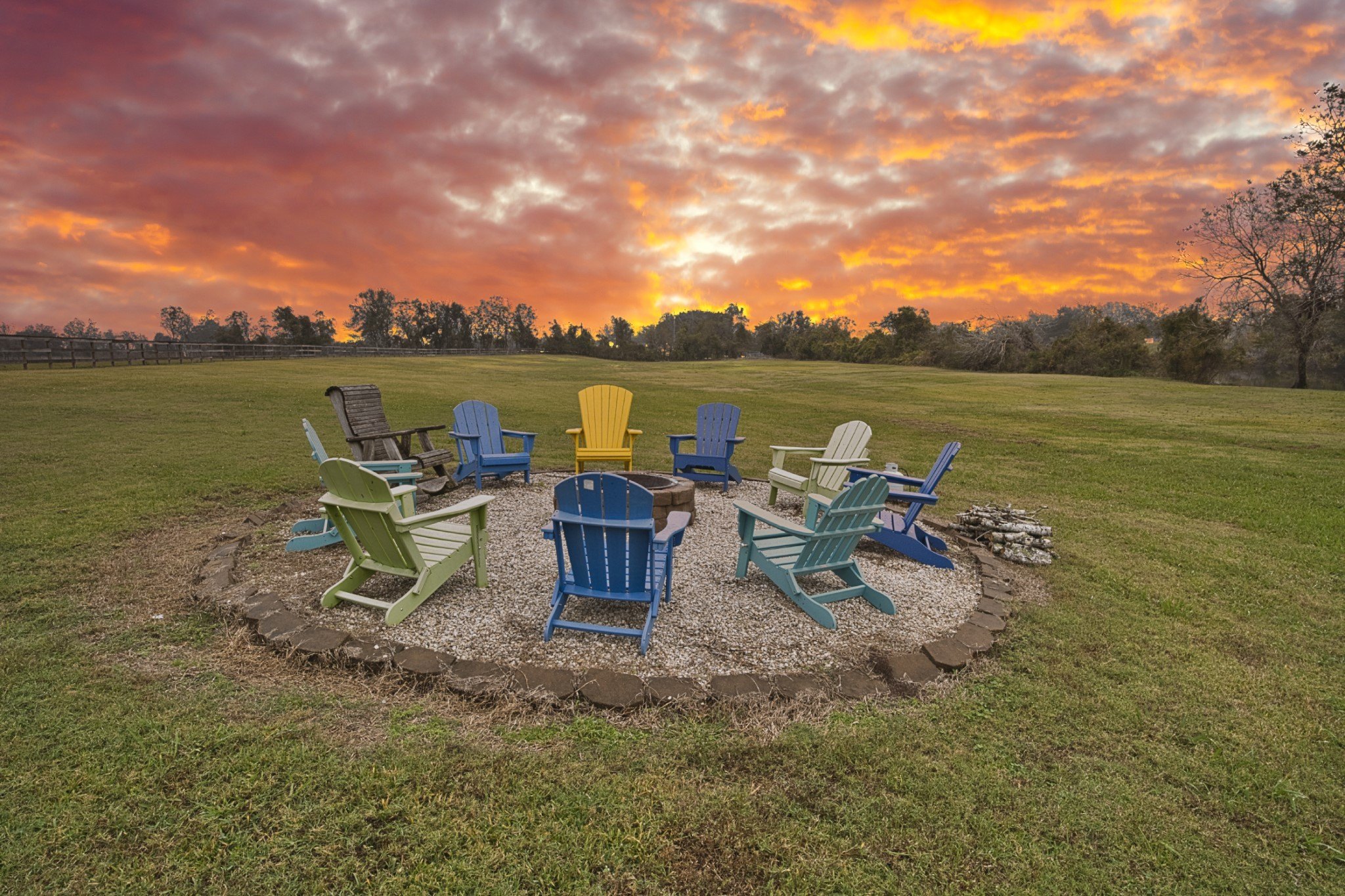 Brazoria, Texas, 77422, United States, 6 Bedrooms Bedrooms, ,6 BathroomsBathrooms,Residential,For Sale,1978625