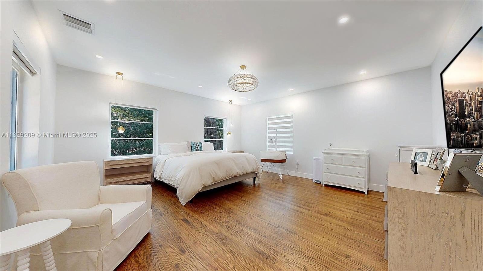 Coral Gables, Florida, 33134, United States, 4 Bedrooms Bedrooms, ,3 BathroomsBathrooms,Residential,For Sale,1976350