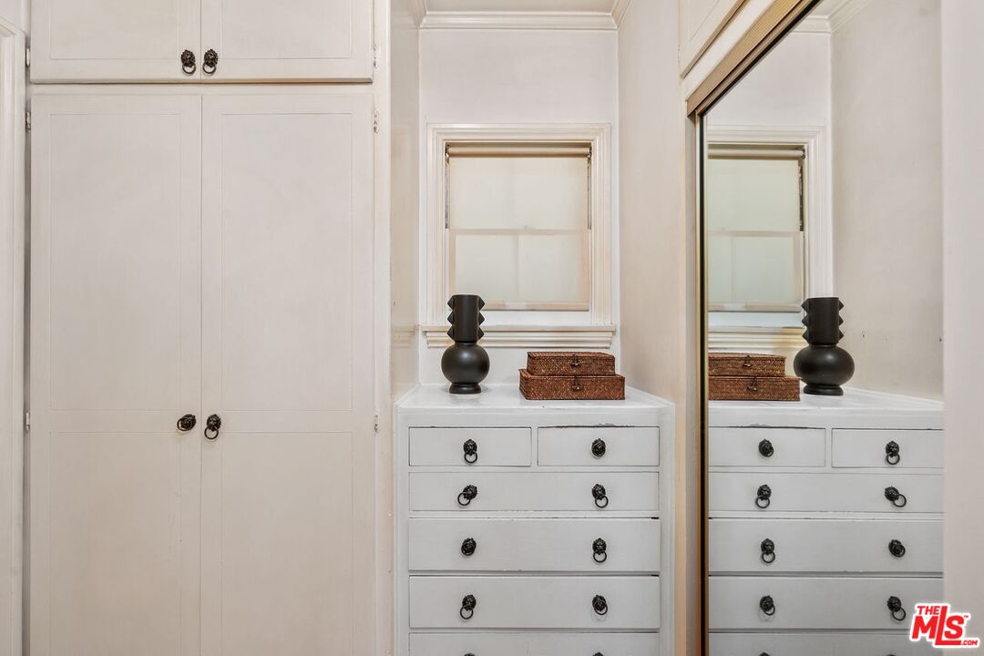 Los Angeles, California, 90049, United States, 3 Bedrooms Bedrooms, ,3 BathroomsBathrooms,Residential,For Sale,1902649