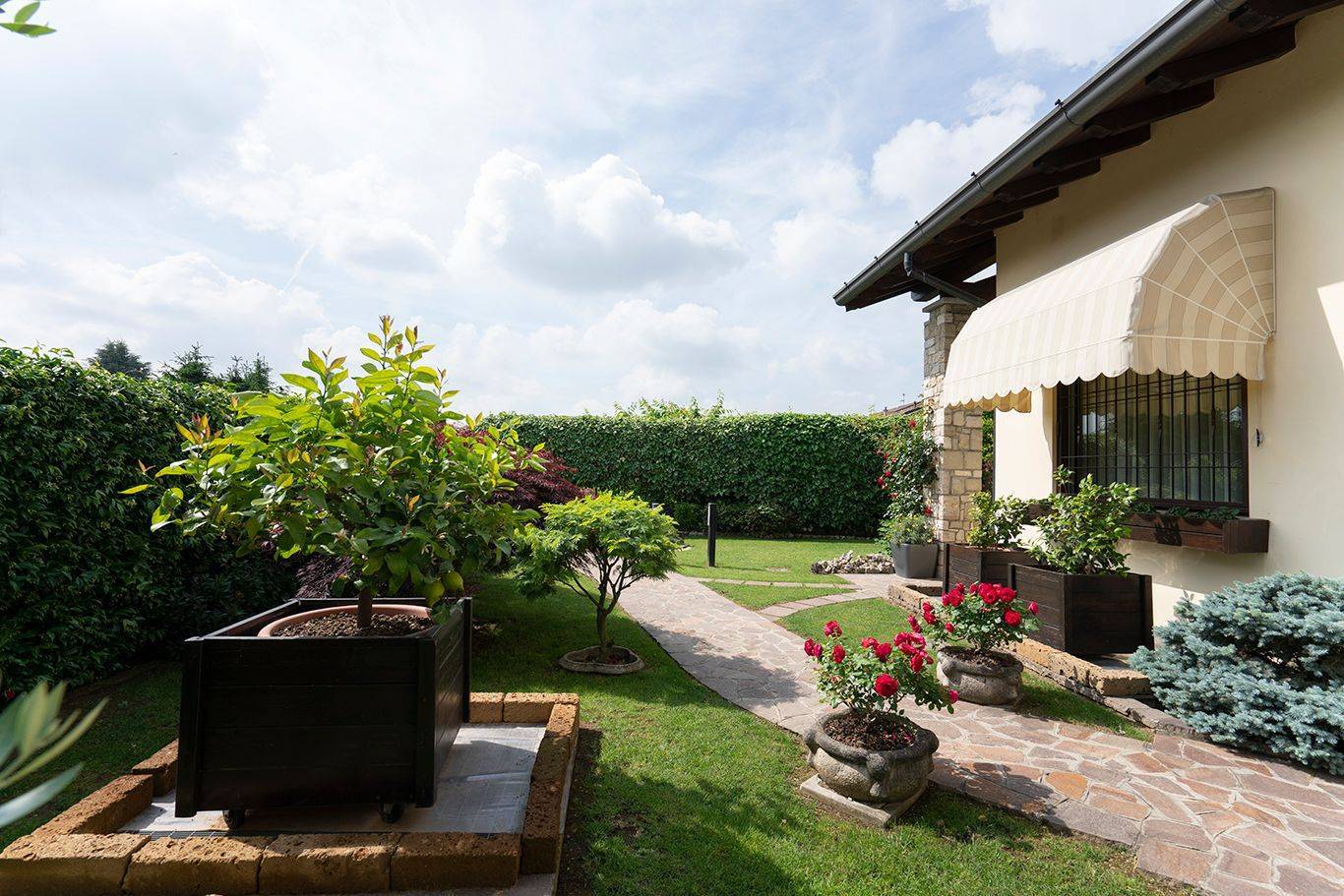 Usmate Velate, Monza e Brianza, 20040, IT, 3 Bedrooms Bedrooms, ,4 BathroomsBathrooms,Residential,For Sale,1838025