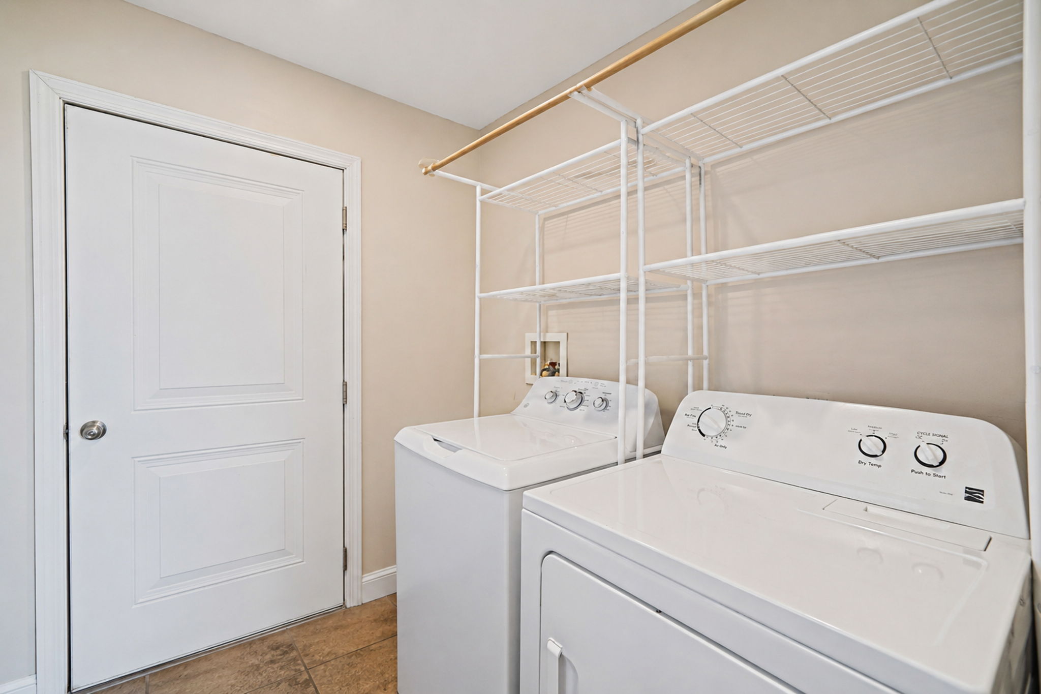 Patchogue, New York, 11772, United States, 2 Bedrooms Bedrooms, ,2 BathroomsBathrooms,Residential,For Sale,2049279
