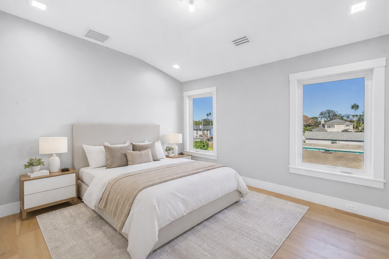 St Petersburg, Florida, 33703, United States, 5 Bedrooms Bedrooms, ,5 BathroomsBathrooms,Residential,For Sale,2013294