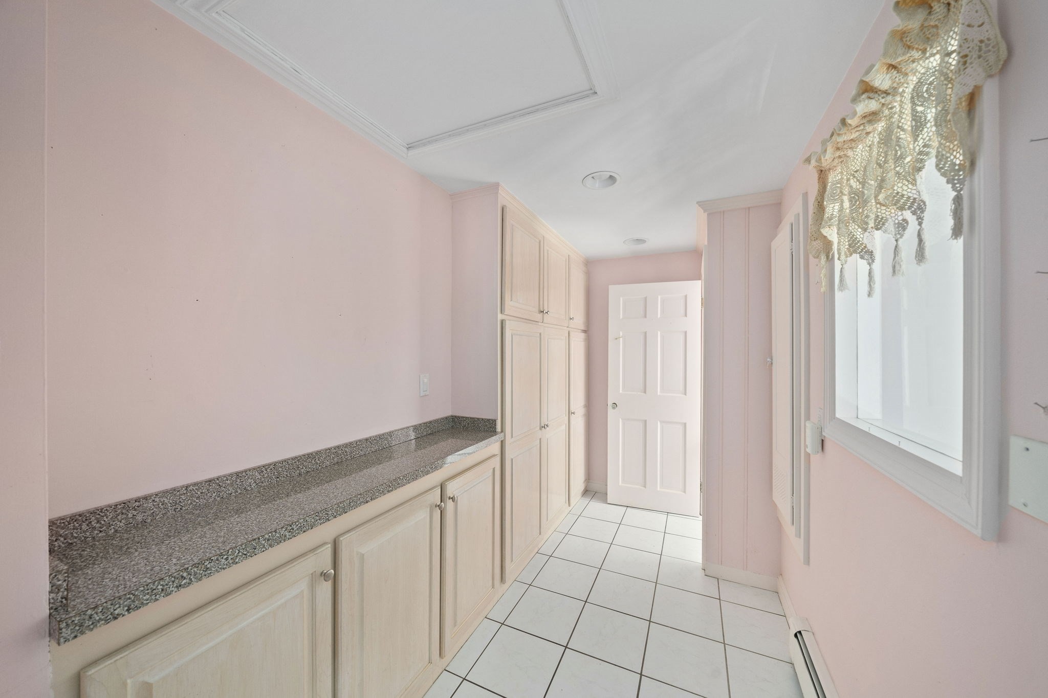 Braintree, Massachusetts, 02184, United States, 2 Bedrooms Bedrooms, ,2 BathroomsBathrooms,Residential,For Sale,1899290