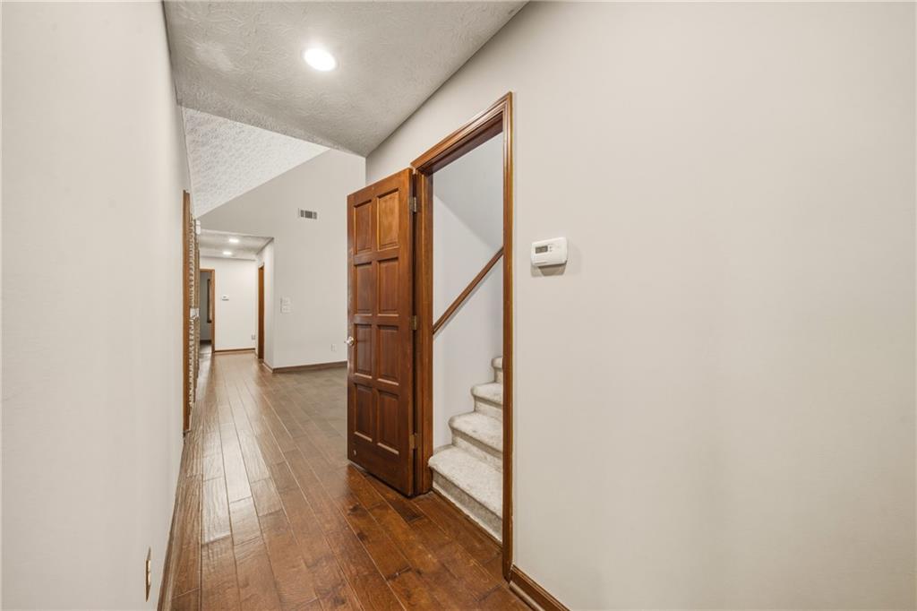 Roswell, Georgia, 30076, United States, 4 Bedrooms Bedrooms, ,3 BathroomsBathrooms,Residential,For Sale,2049337
