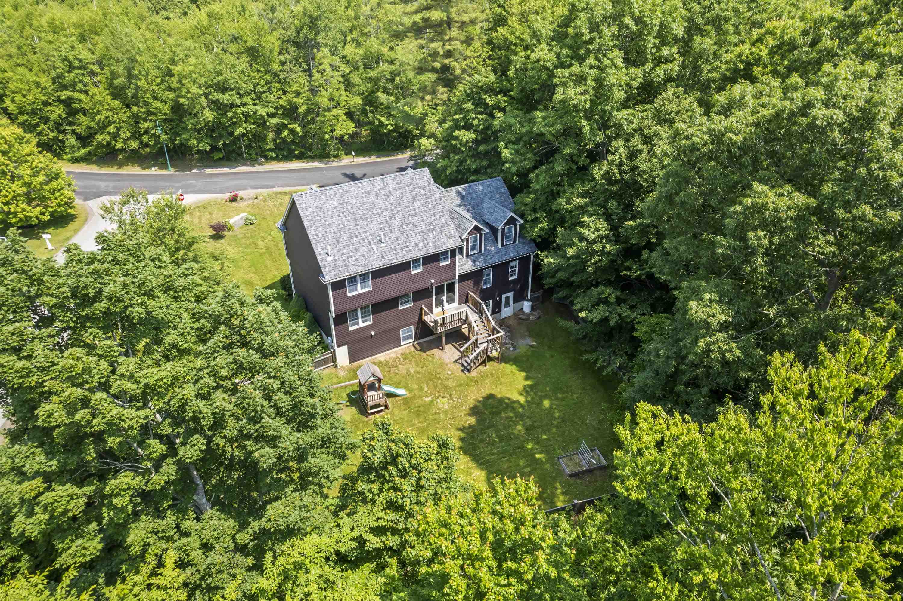 York, Maine, 03909, United States, 3 Bedrooms Bedrooms, ,4 BathroomsBathrooms,Residential,For Sale,1938259