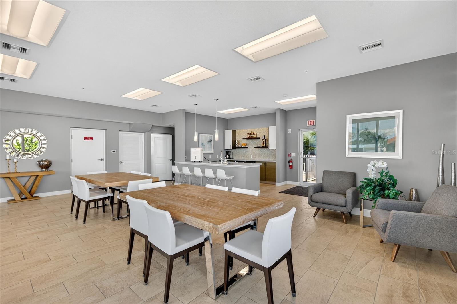 CLEARWATER BEACH, Florida, 33767, United States, 2 Bedrooms Bedrooms, ,2 BathroomsBathrooms,Residential,For Sale,1998949