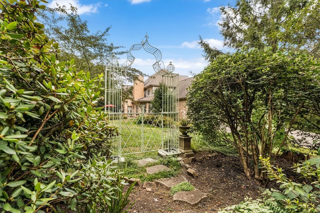 Marshall, Pennsylvania, 15090, United States, 4 Bedrooms Bedrooms, ,5 BathroomsBathrooms,Residential,For Sale,1989478