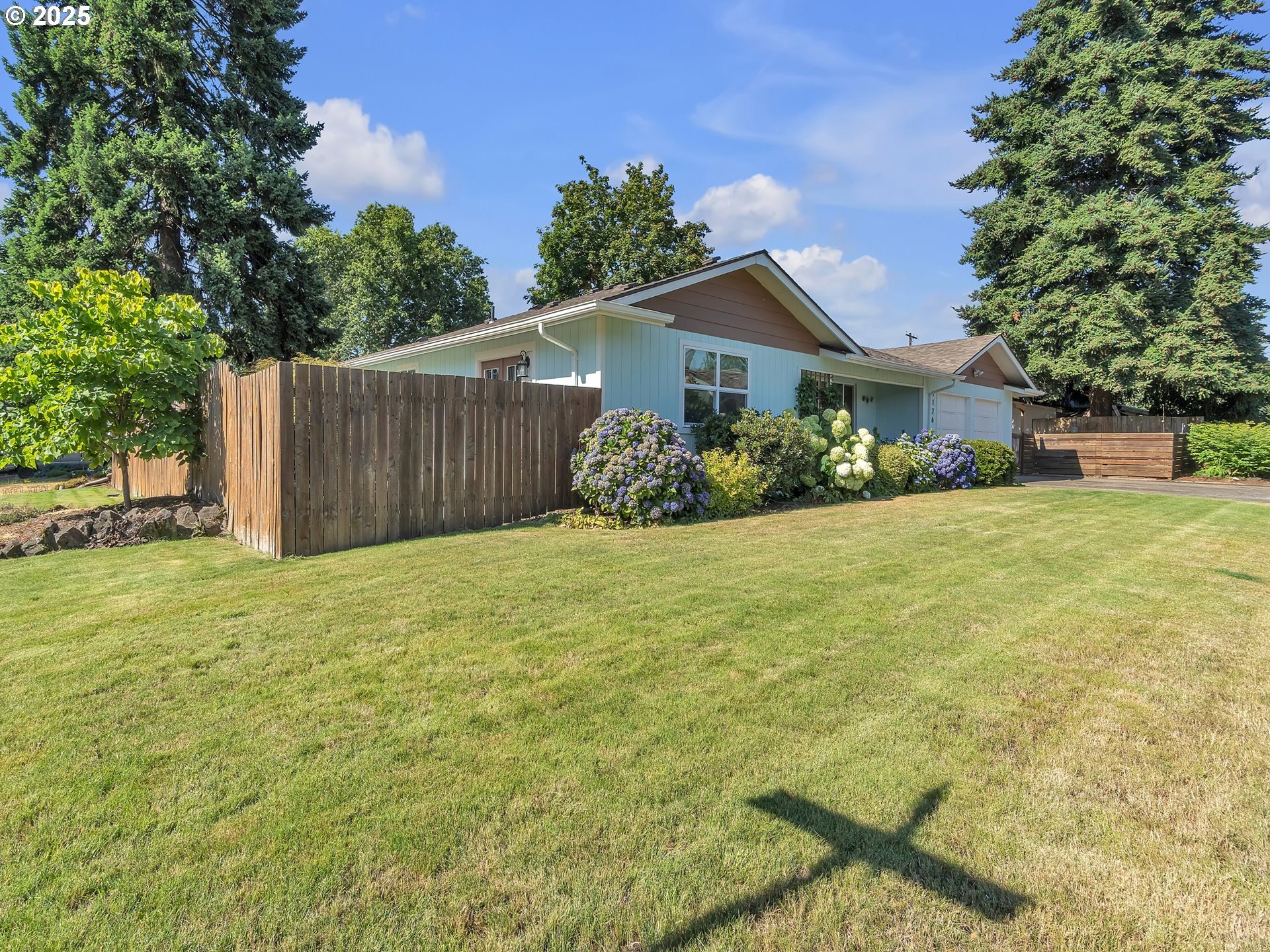 McMinnville, Oregon, 97128, United States, 3 Bedrooms Bedrooms, ,2 BathroomsBathrooms,Residential,For Sale,1901824