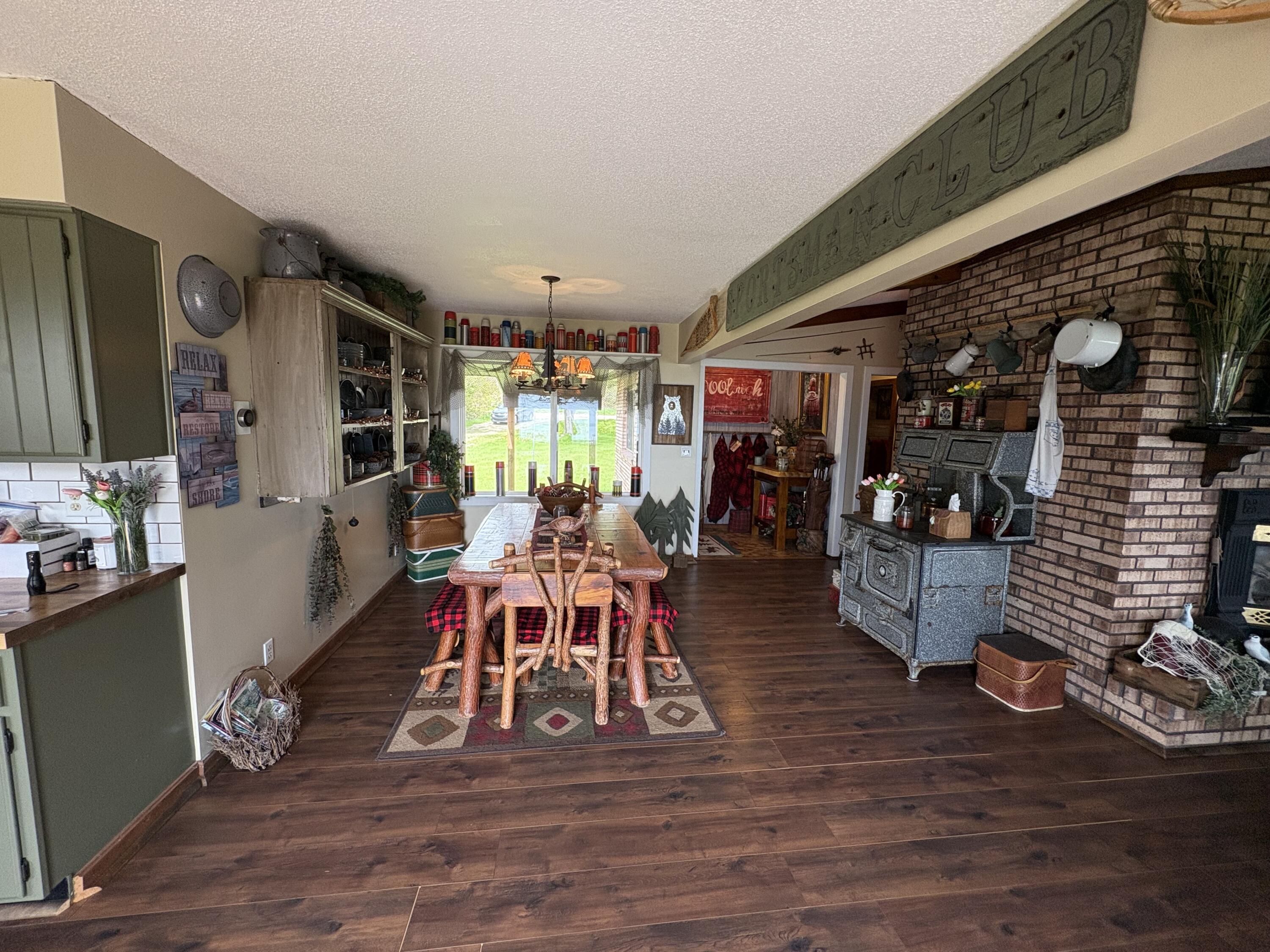 Naubinway, Michigan, 49762, United States, 3 Bedrooms Bedrooms, ,2 BathroomsBathrooms,Residential,For Sale,1840338