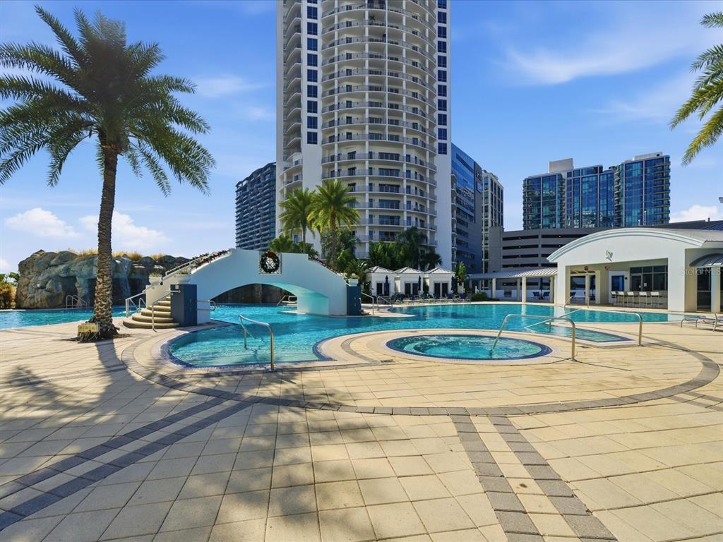 Tampa, Florida, 33602, United States, 2 Bedrooms Bedrooms, ,3 BathroomsBathrooms,Residential,For Sale,2003019