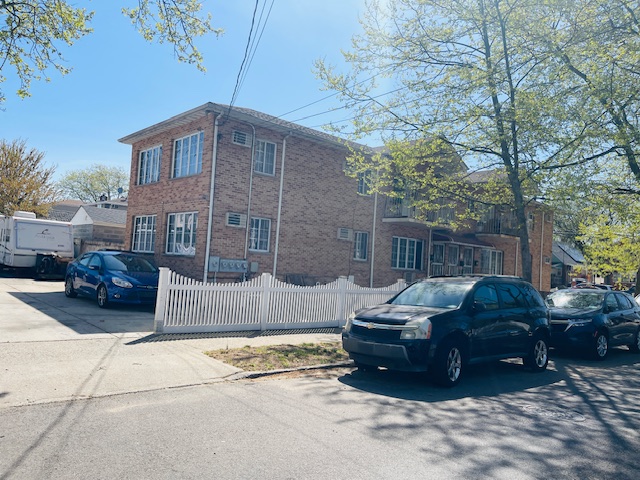 South Ozone Park, New York, 11436, United States, 11 Bedrooms Bedrooms, ,6 BathroomsBathrooms,Residential,For Sale,1983051