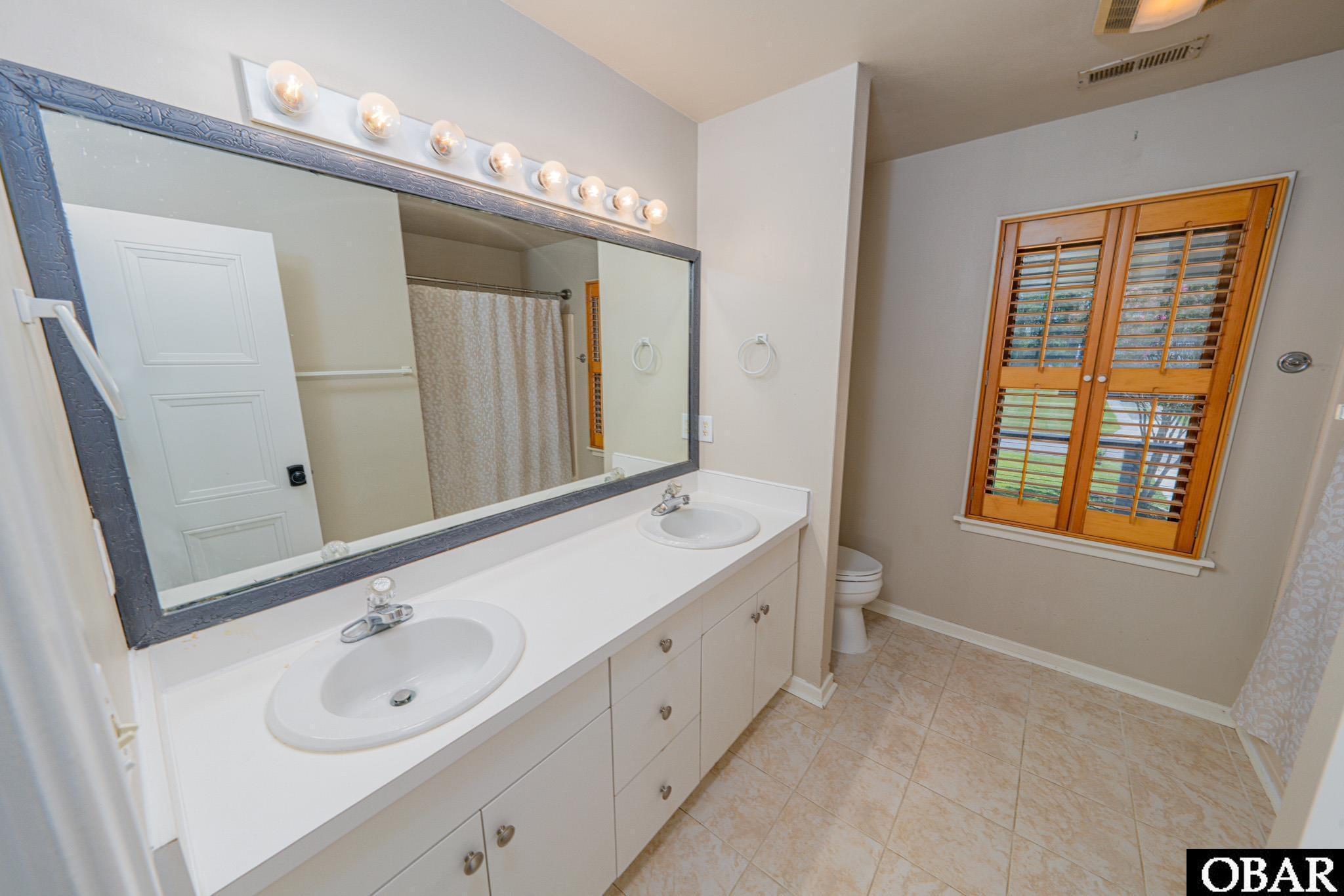 Kitty Hawk, North Carolina, 27949, United States, 3 Bedrooms Bedrooms, ,2 BathroomsBathrooms,Residential,For Sale,1907777