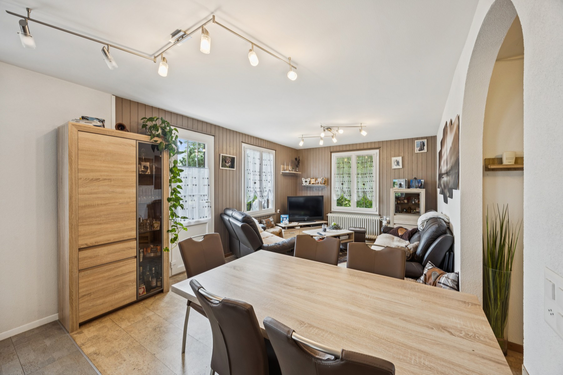  Charming house comprising 2 apartments in a lush, green setting - 物件實景