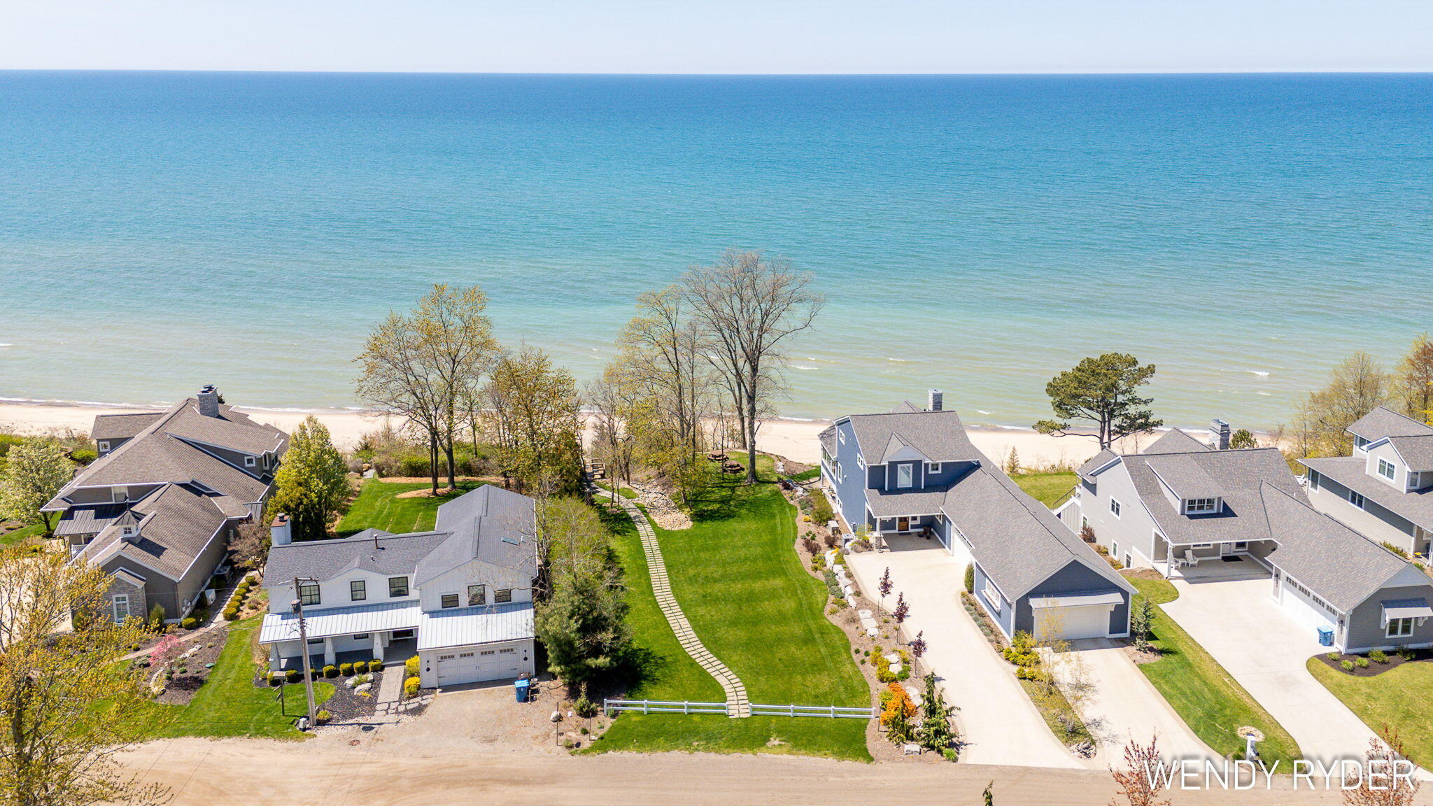 South Haven, Michigan, 49090, United States, 4 Bedrooms Bedrooms, ,4 BathroomsBathrooms,Residential,For Sale,1907418