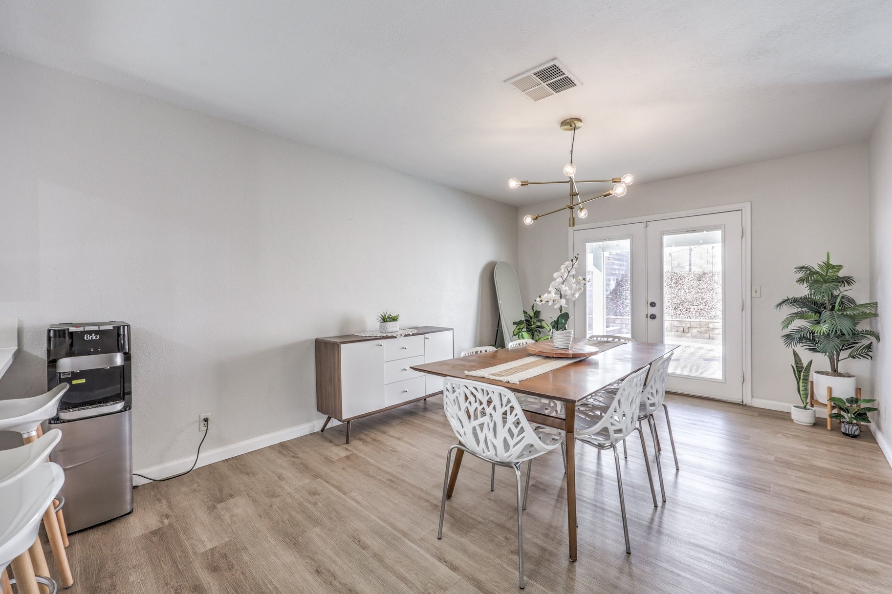  Beautifully Renovated Single-Story Home - 物件實景