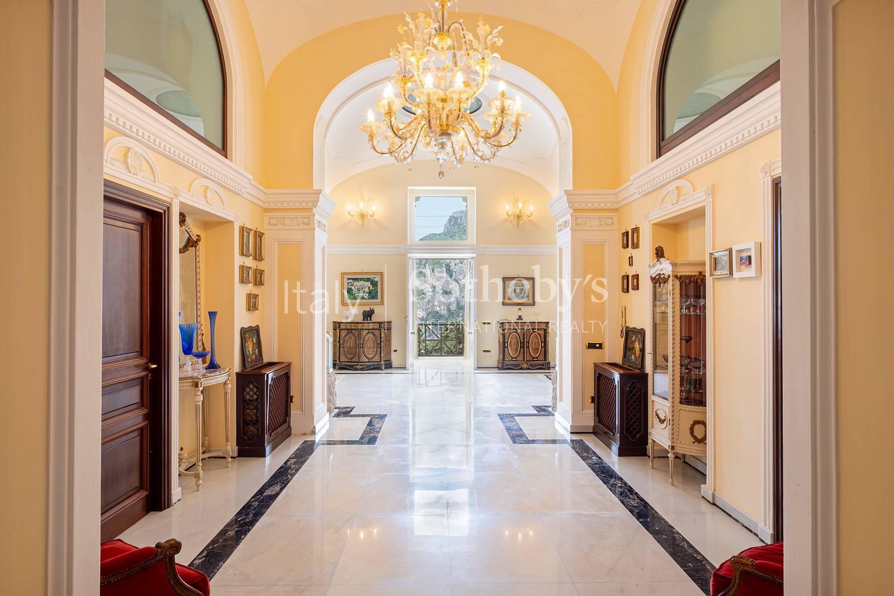  Neoclassical villa with a breath taking view - 物件實景