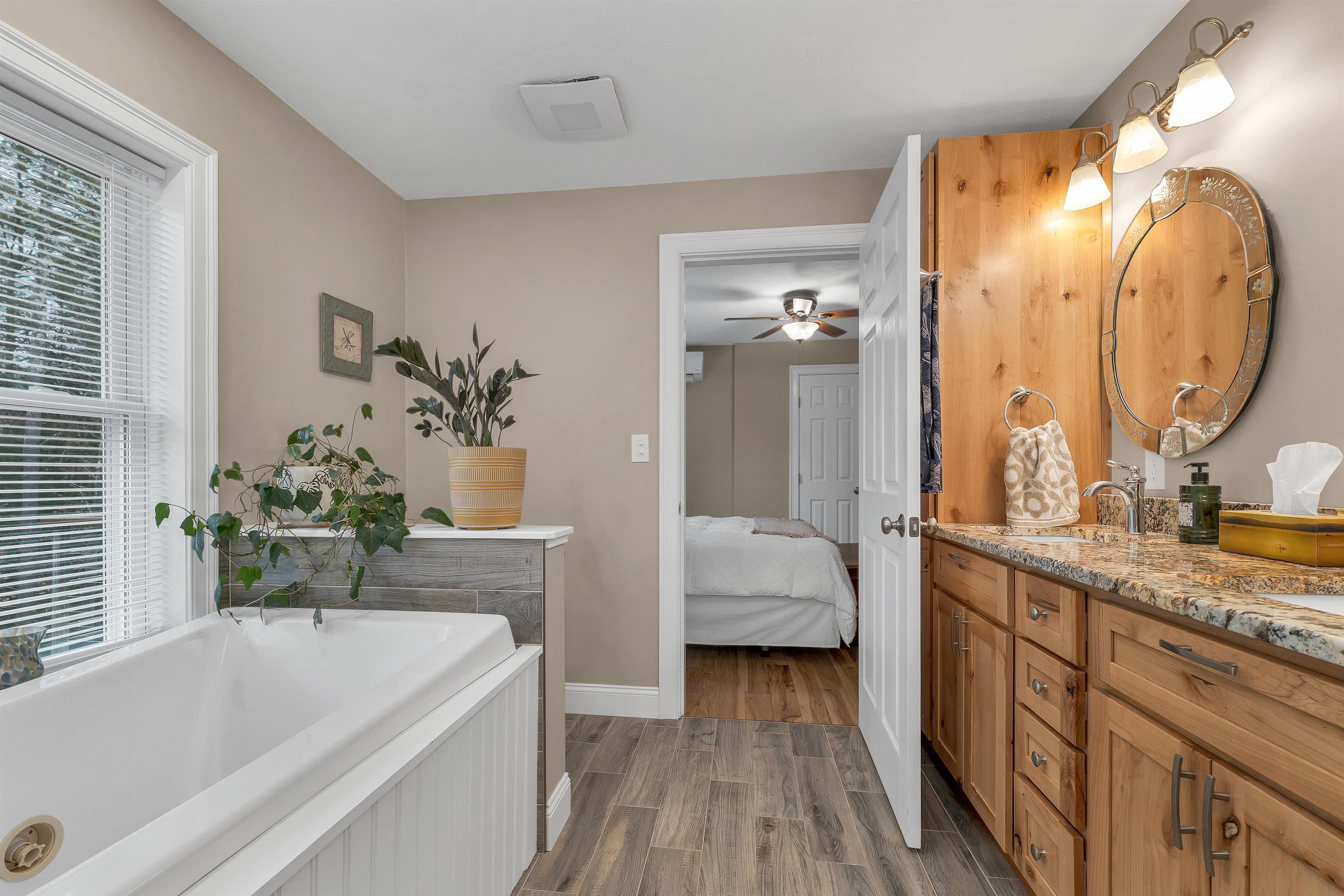 Meredith, New Hampshire, 03253, United States, 4 Bedrooms Bedrooms, ,2 BathroomsBathrooms,Residential,For Sale,1998295