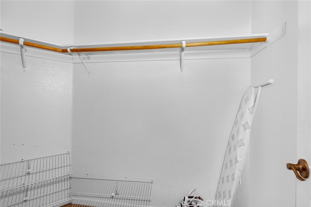 Los Banos, California, 93635, United States, 5 Bedrooms Bedrooms, ,3 BathroomsBathrooms,Residential,For Sale,1887917