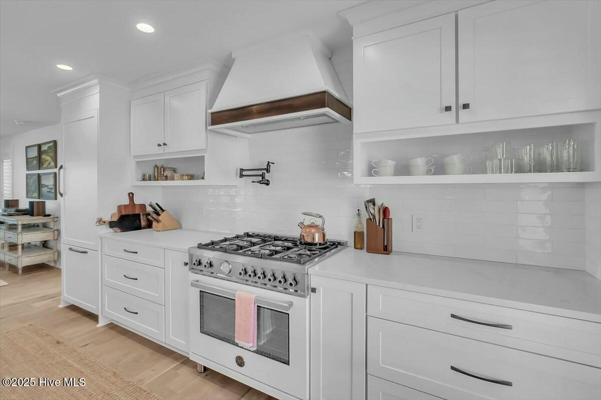 Wilmington, North Carolina, 28411, United States, 5 Bedrooms Bedrooms, ,4 BathroomsBathrooms,Residential,For Sale,1746319