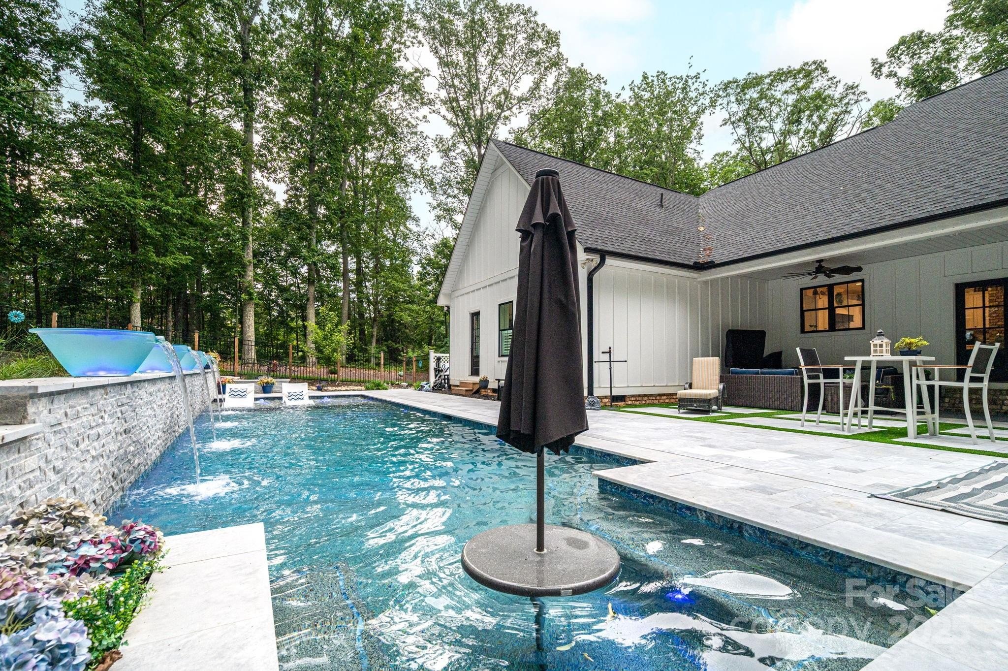 Lincolnton, North Carolina, 28092, United States, 4 Bedrooms Bedrooms, ,2 BathroomsBathrooms,Residential,For Sale,1944846