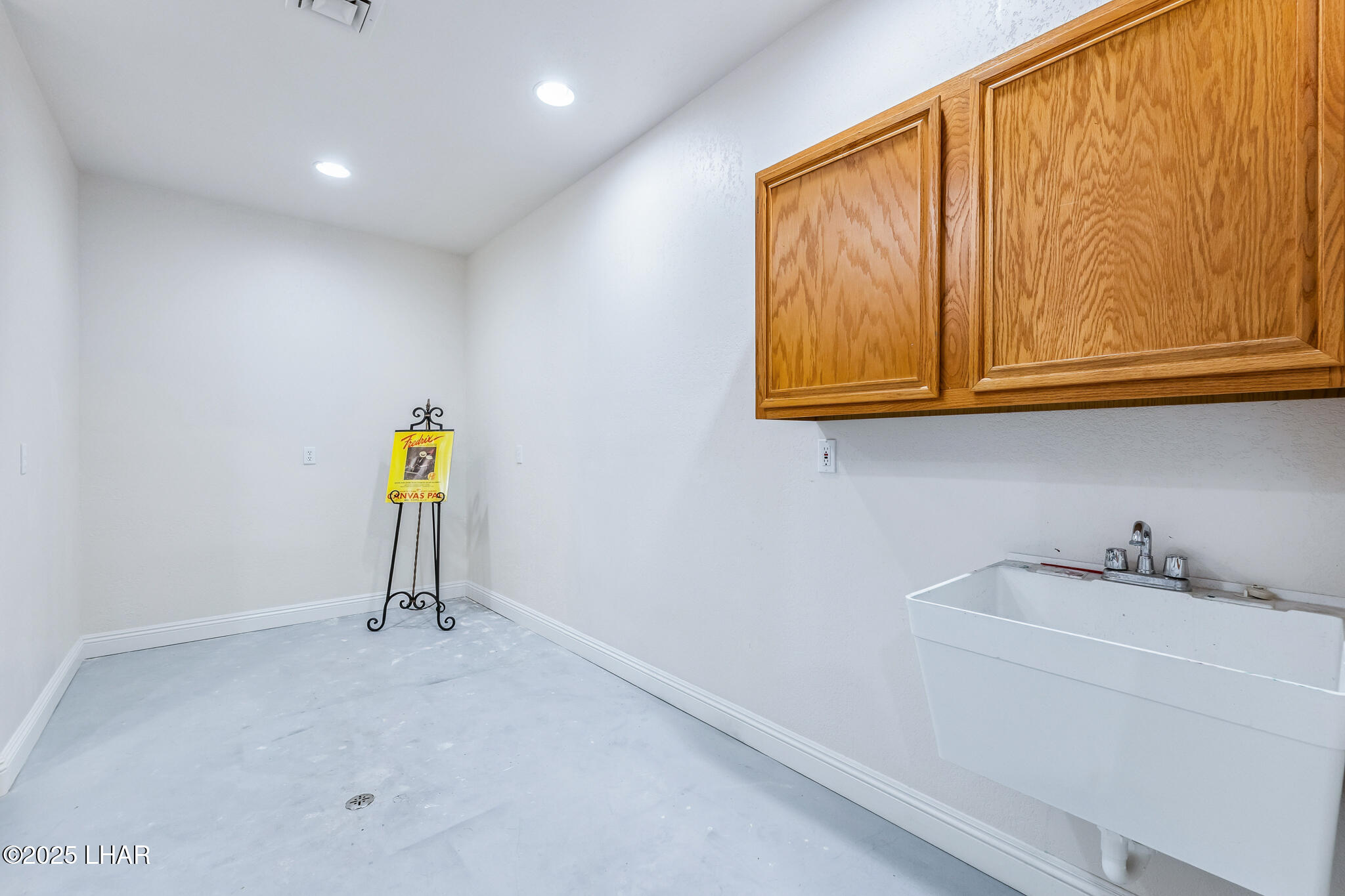 Lake Havasu City, Arizona, 86406, United States, 4 Bedrooms Bedrooms, ,2 BathroomsBathrooms,Residential,For Sale,1901337
