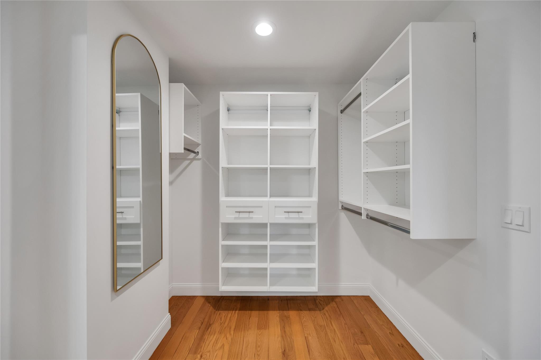 Levittown, New York, 11756, United States, 5 Bedrooms Bedrooms, ,4 BathroomsBathrooms,Residential,For Sale,1849977