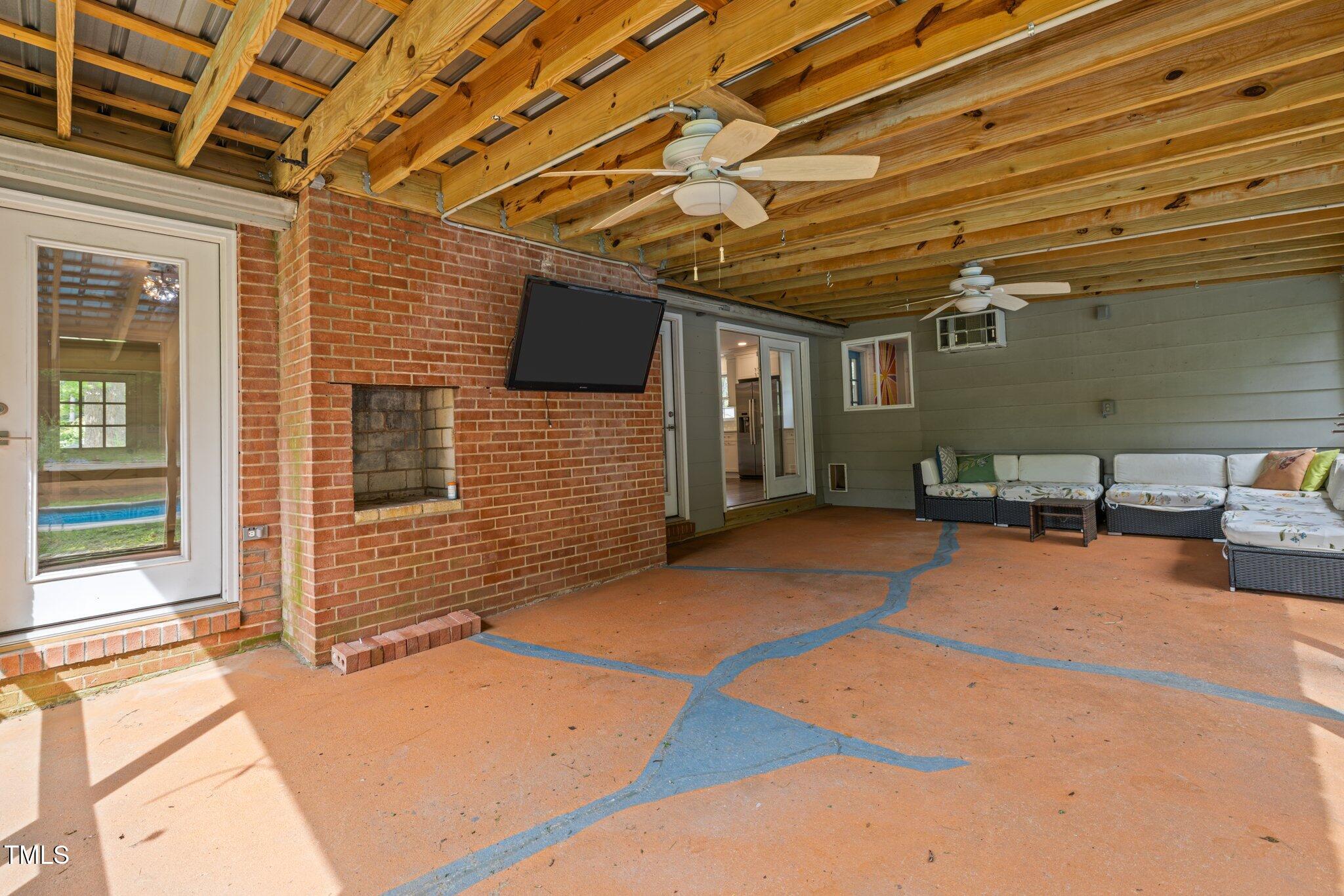 Raleigh, North Carolina, 27606, United States, 5 Bedrooms Bedrooms, ,2 BathroomsBathrooms,Residential,For Sale,1857756