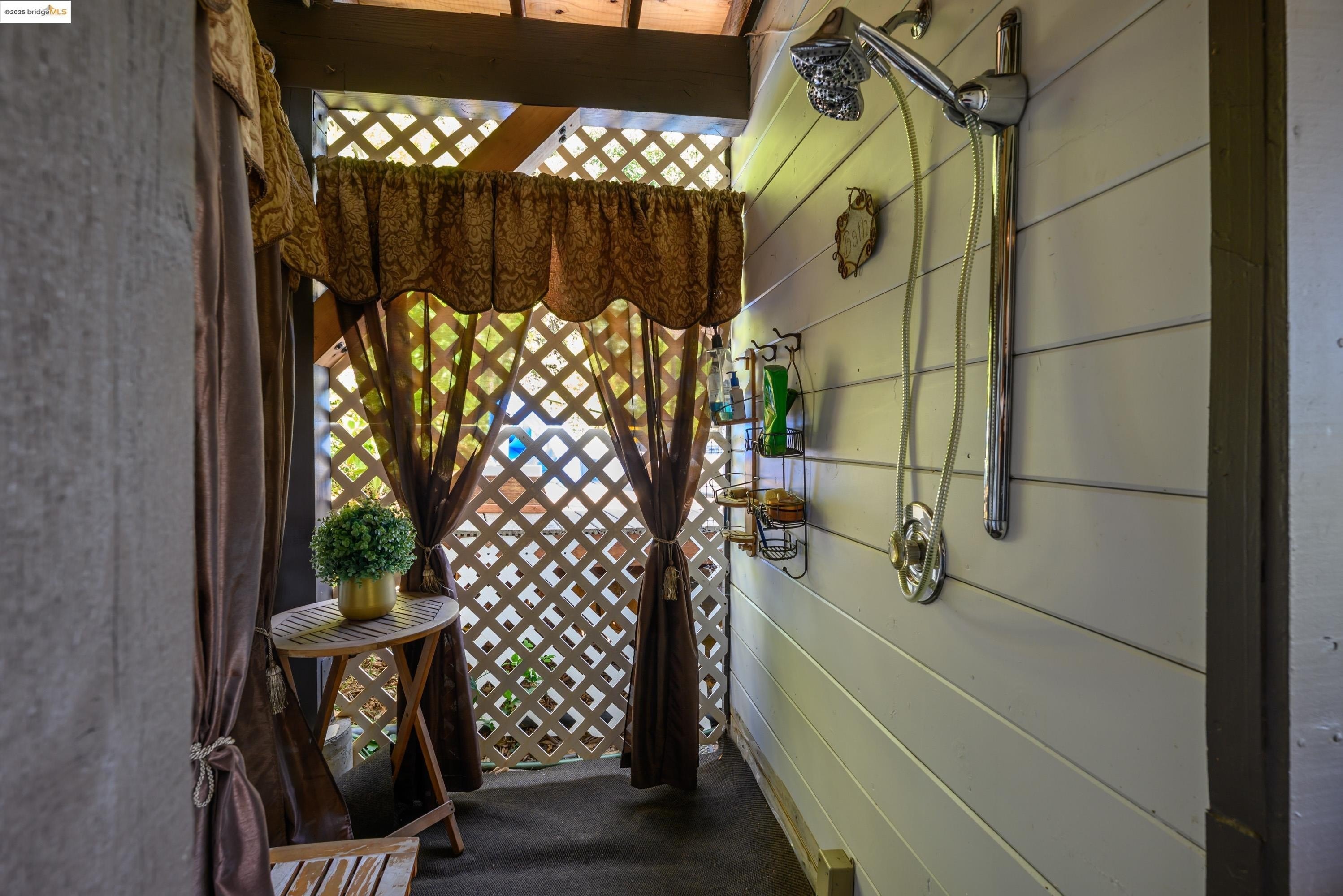 Twain Harte, California, 95383, United States, 3 Bedrooms Bedrooms, ,5 BathroomsBathrooms,Residential,For Sale,1900686