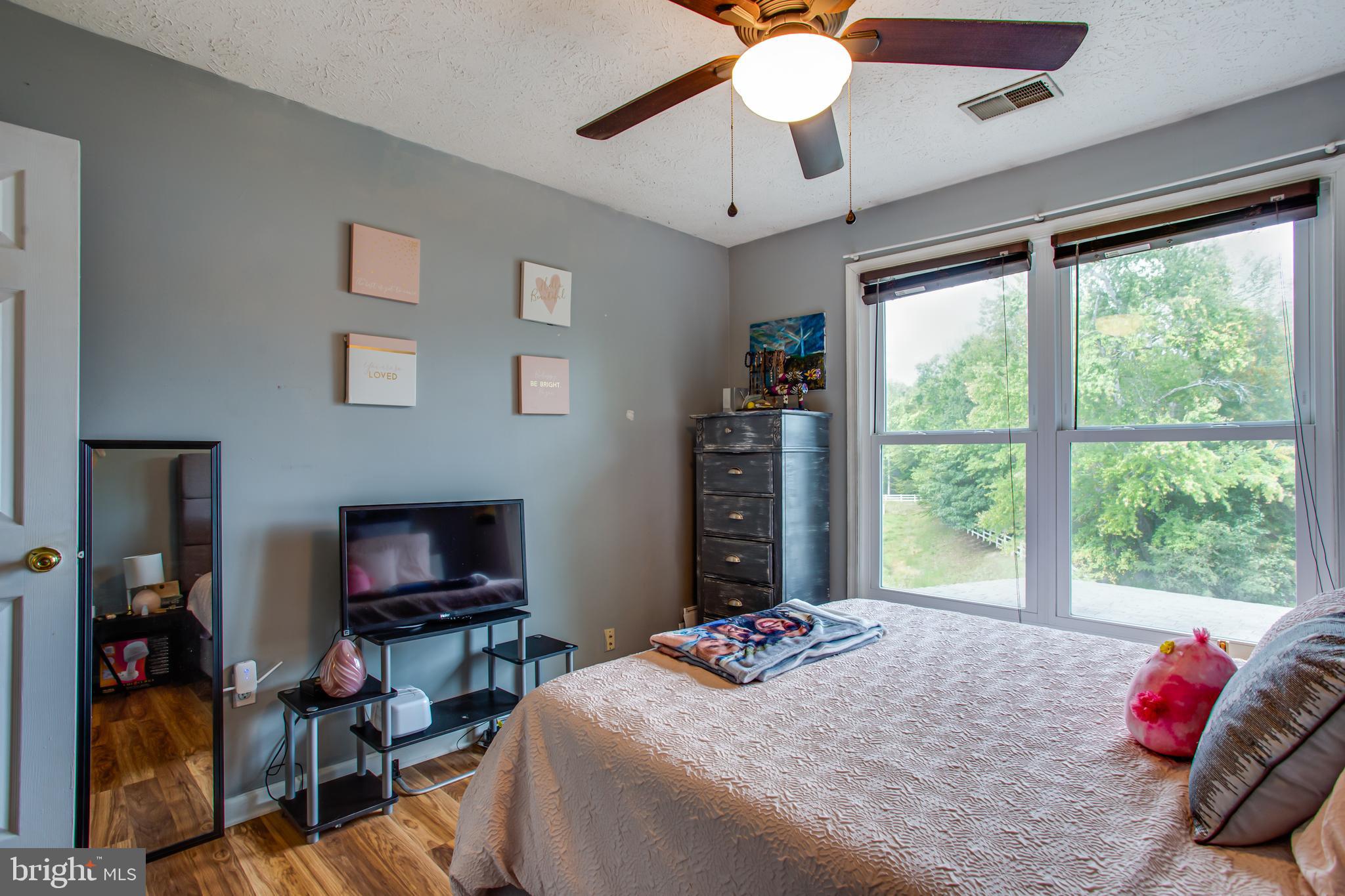 Waldorf, Maryland, 20601, United States, 5 Bedrooms Bedrooms, ,5 BathroomsBathrooms,Residential,For Sale,1977344