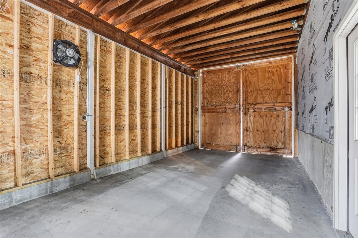 Milford, Pennsylvania, 18337, United States, 4 Bedrooms Bedrooms, ,3 BathroomsBathrooms,Residential,For Sale,2013781