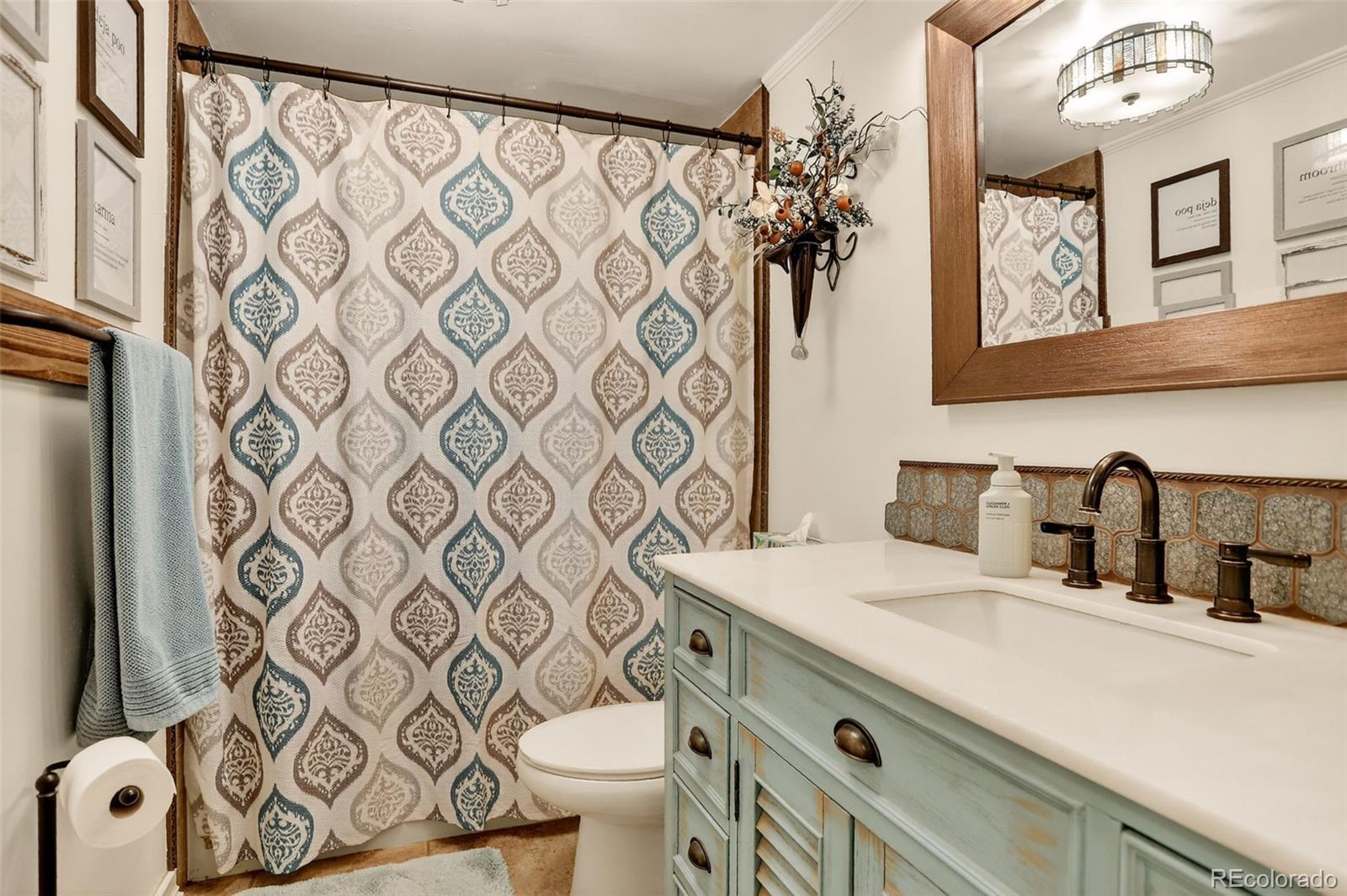 Littleton, Colorado, 80123, United States, 3 Bedrooms Bedrooms, ,3 BathroomsBathrooms,Residential,For Sale,1918351