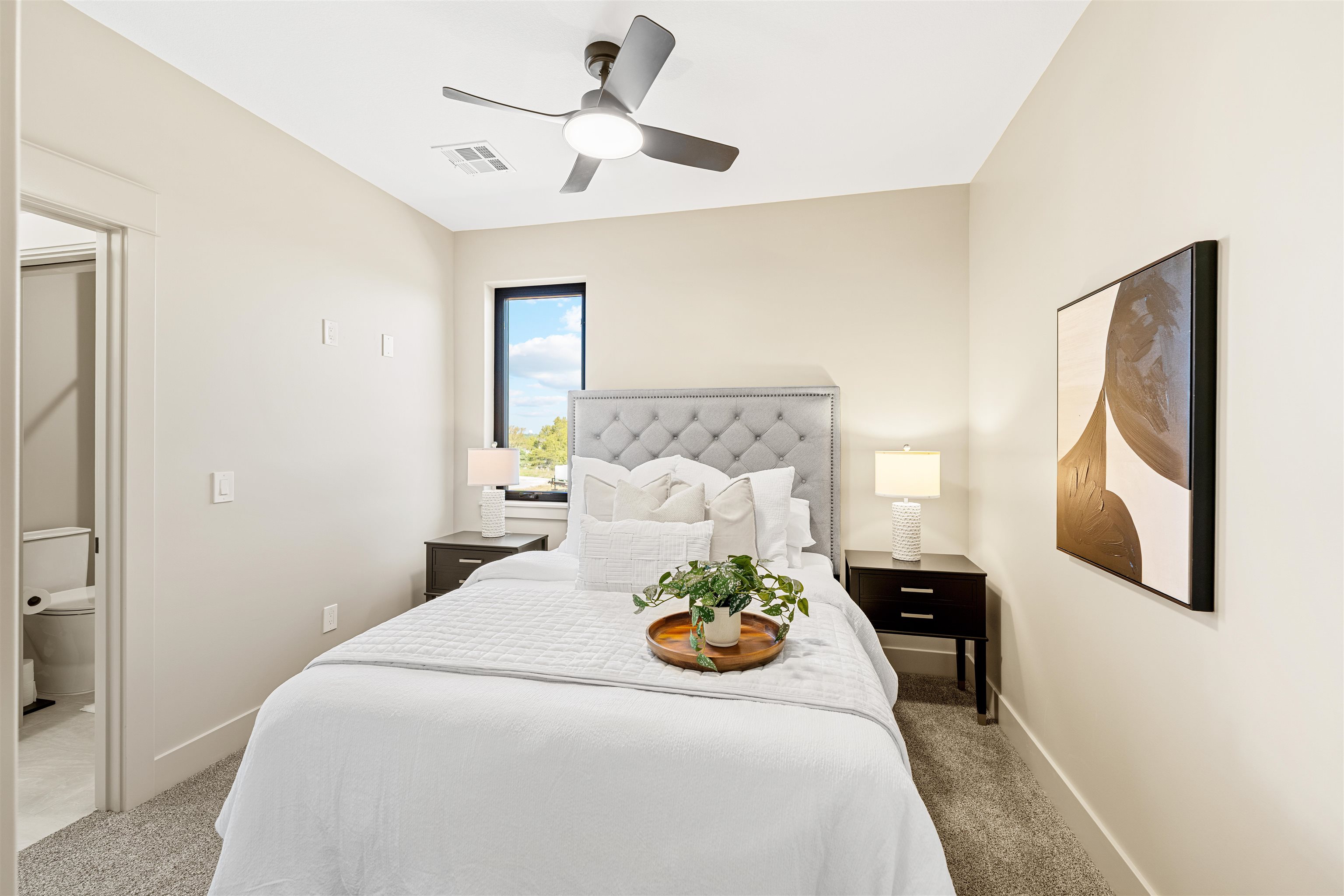 Salina, Kansas, 67401, United States, 3 Bedrooms Bedrooms, ,3 BathroomsBathrooms,Residential,For Sale,1956761